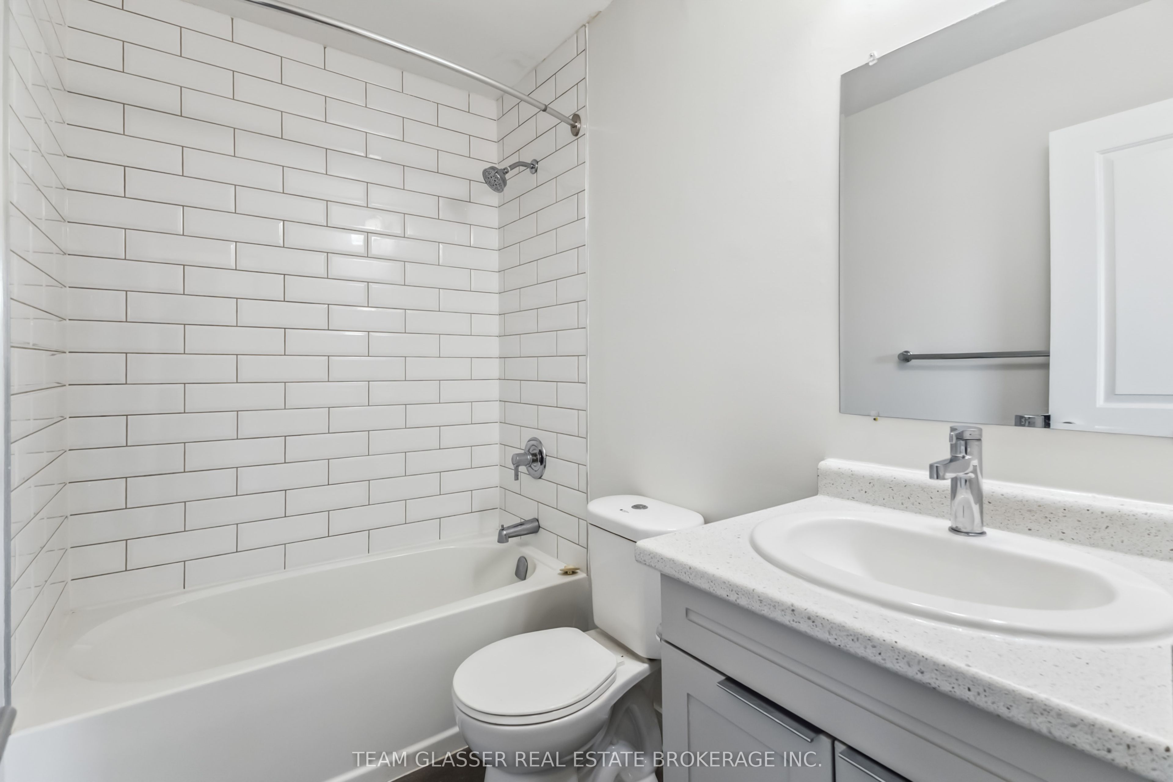 1560 Adelaide Street N 188 Property Photo 14