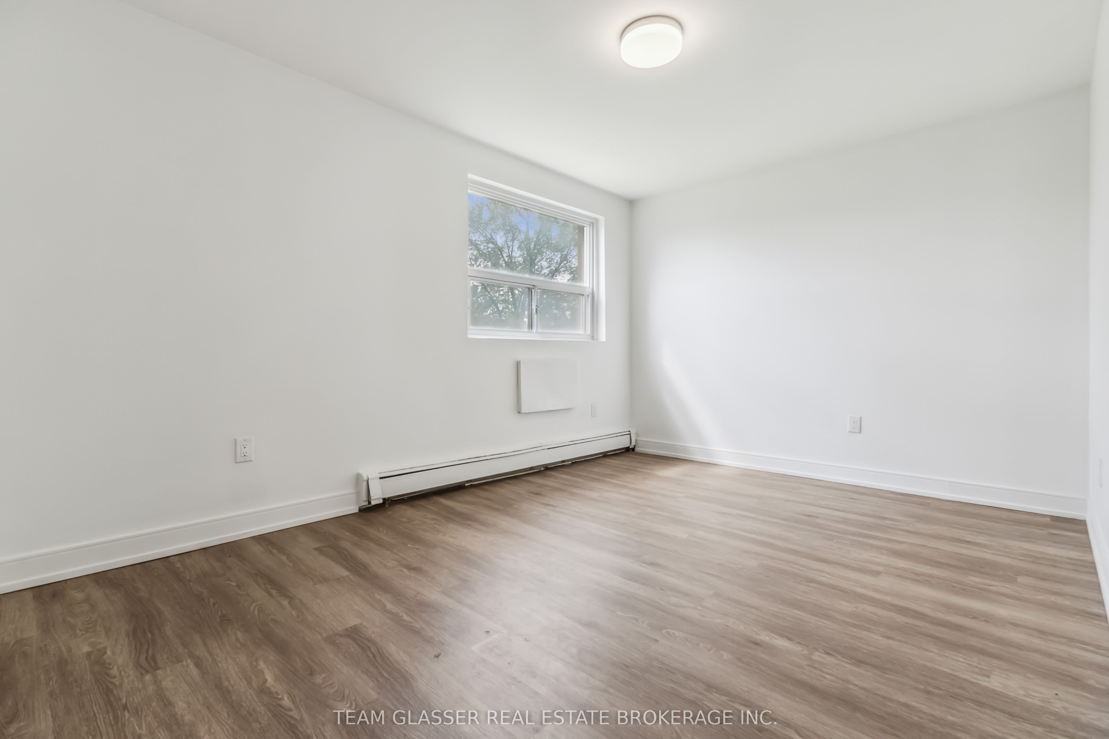 1560 Adelaide Street N 188 Property Photo 16
