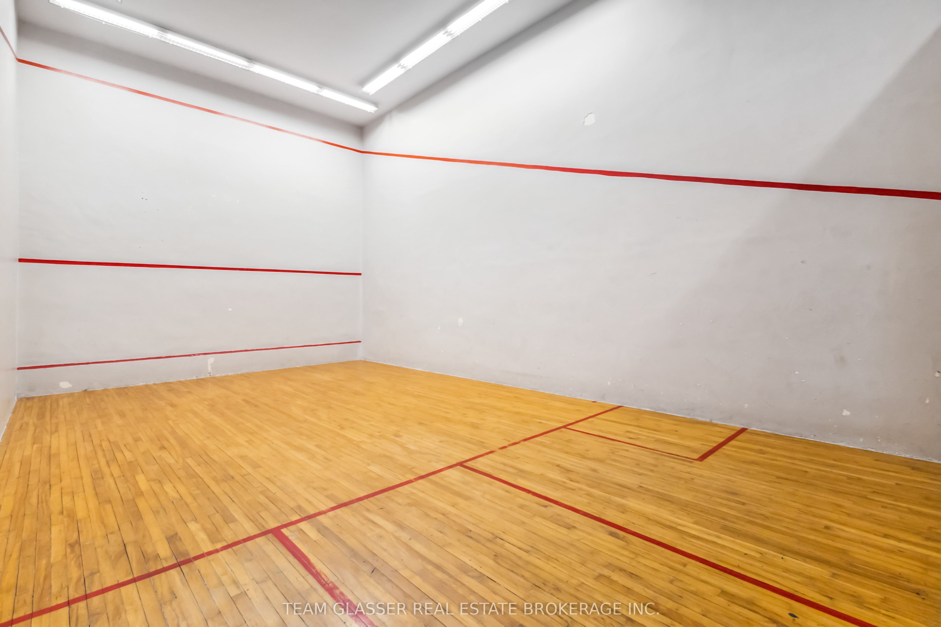 1560 Adelaide Street N 188 Property Photo 19