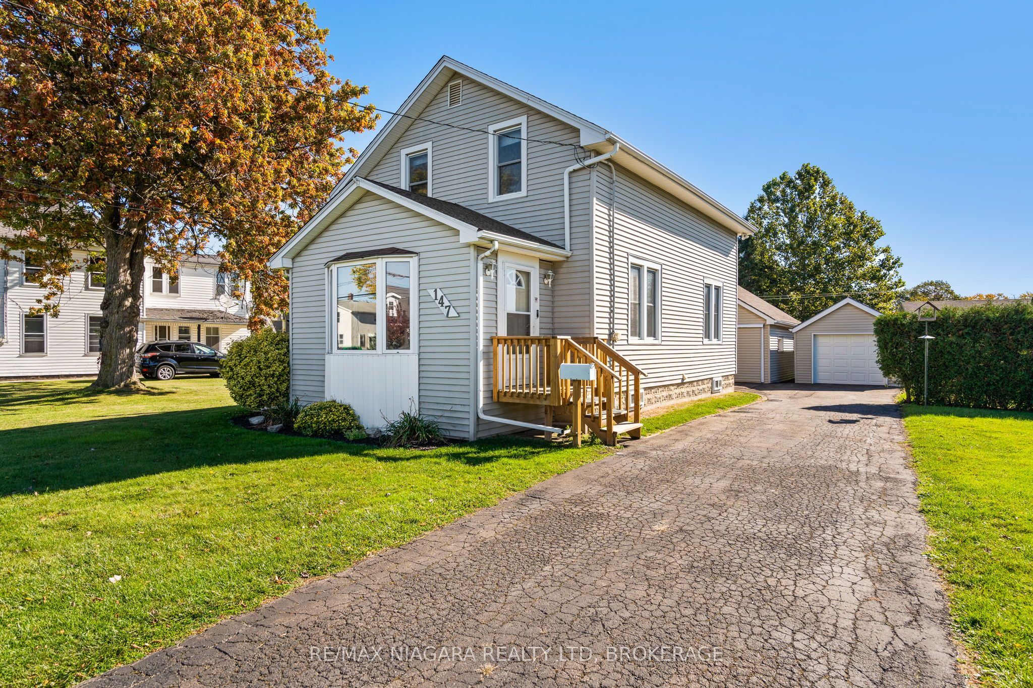 147 Chippawa Road Property Photo 1