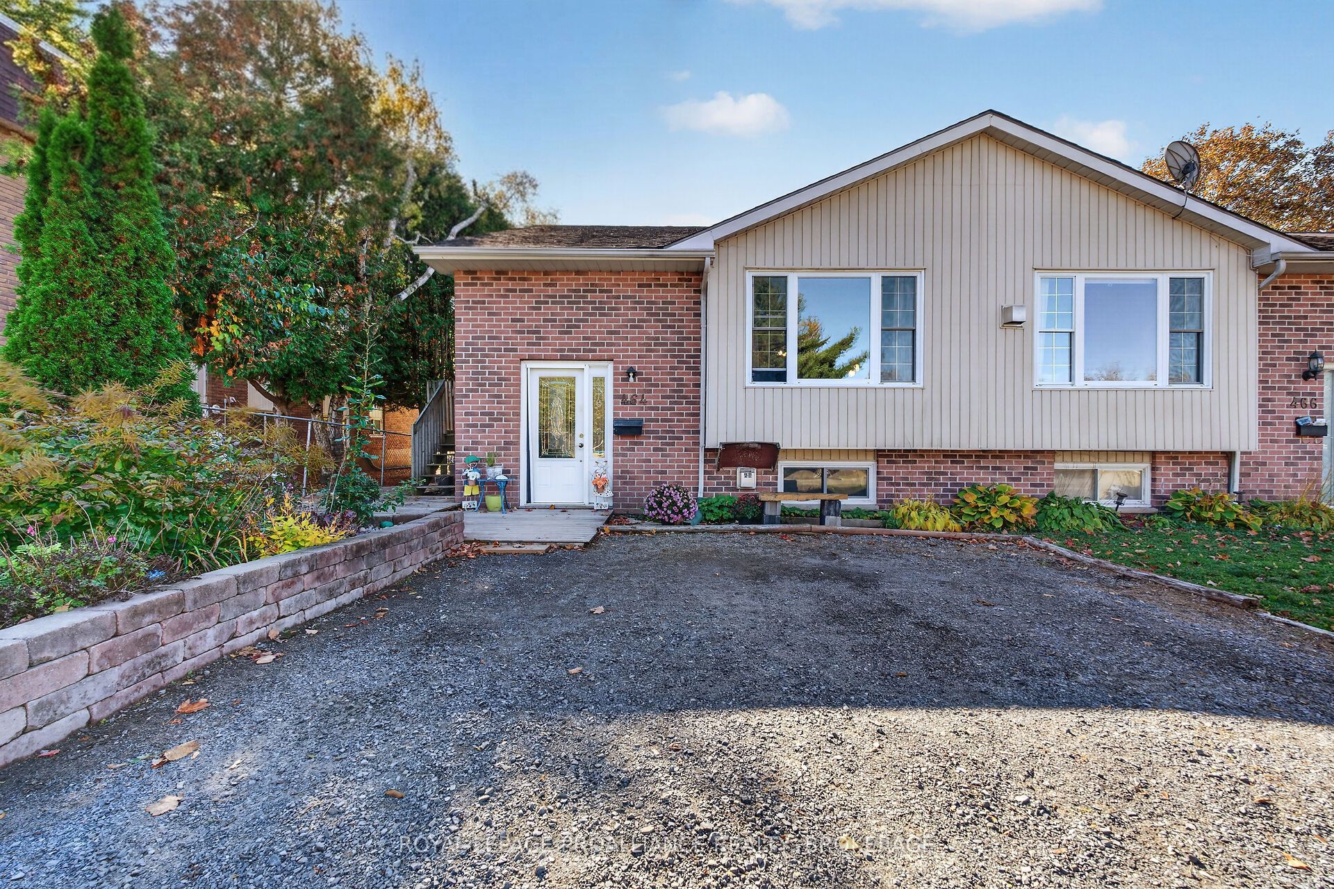 464 Henrietta Street Property Photo 1