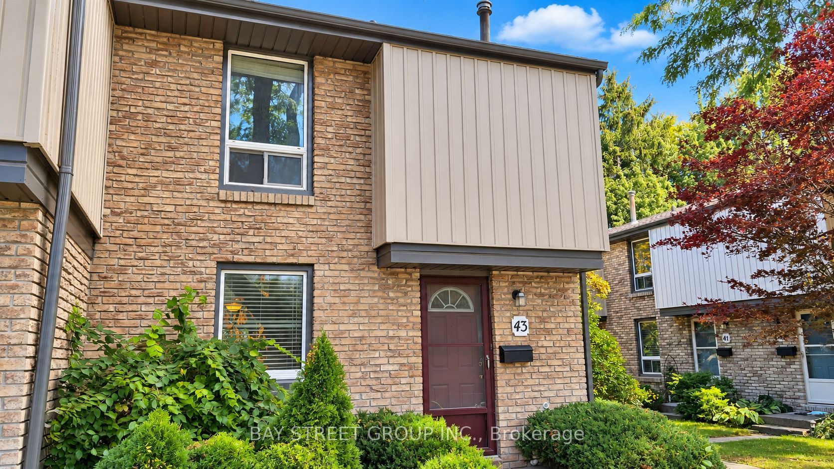 302 Vine Street 43 Property Photo 2