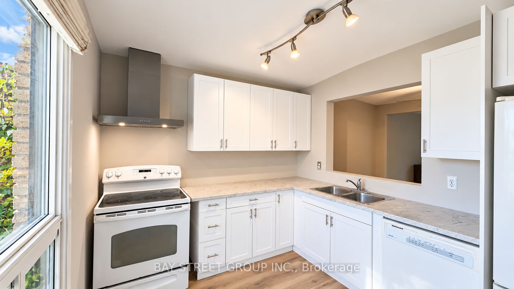 302 Vine Street 43 Property Photo 4