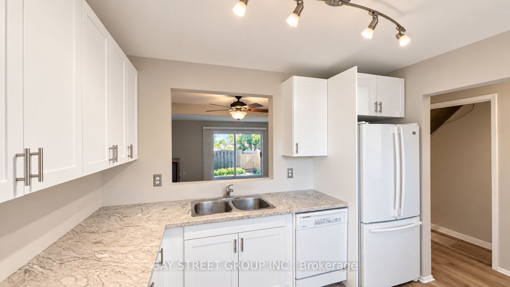 302 Vine Street 43 Property Photo 5