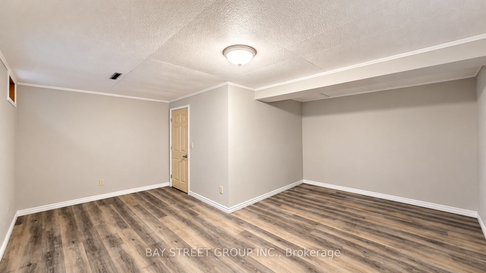 302 Vine Street 43 Property Photo 17