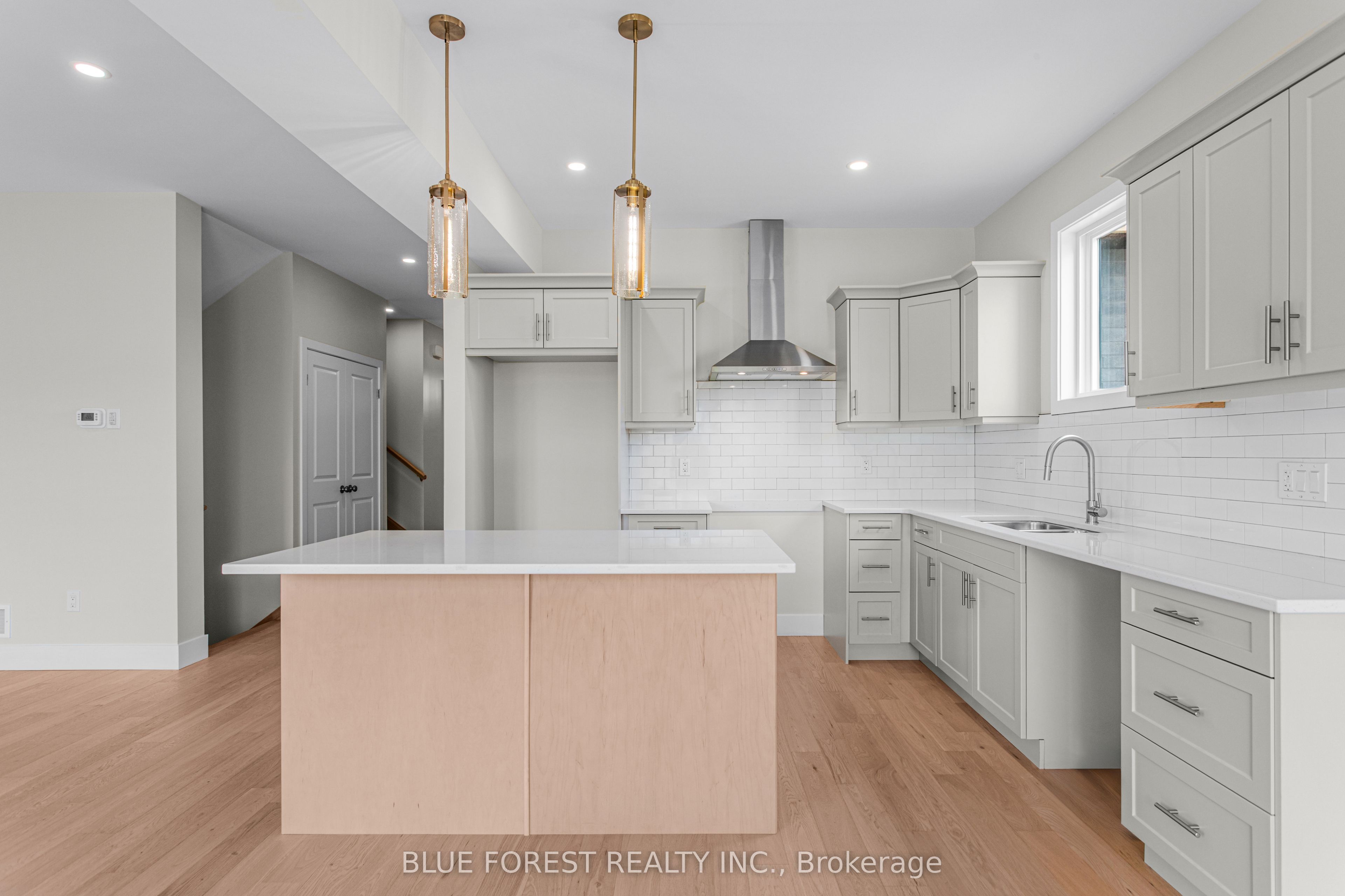 251 Mctavish Street Property Photo 7