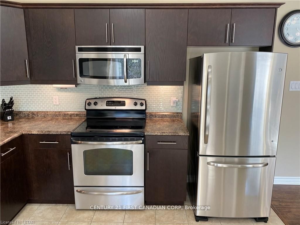 960 Bitterbush Crescent 17 Property Photo 12