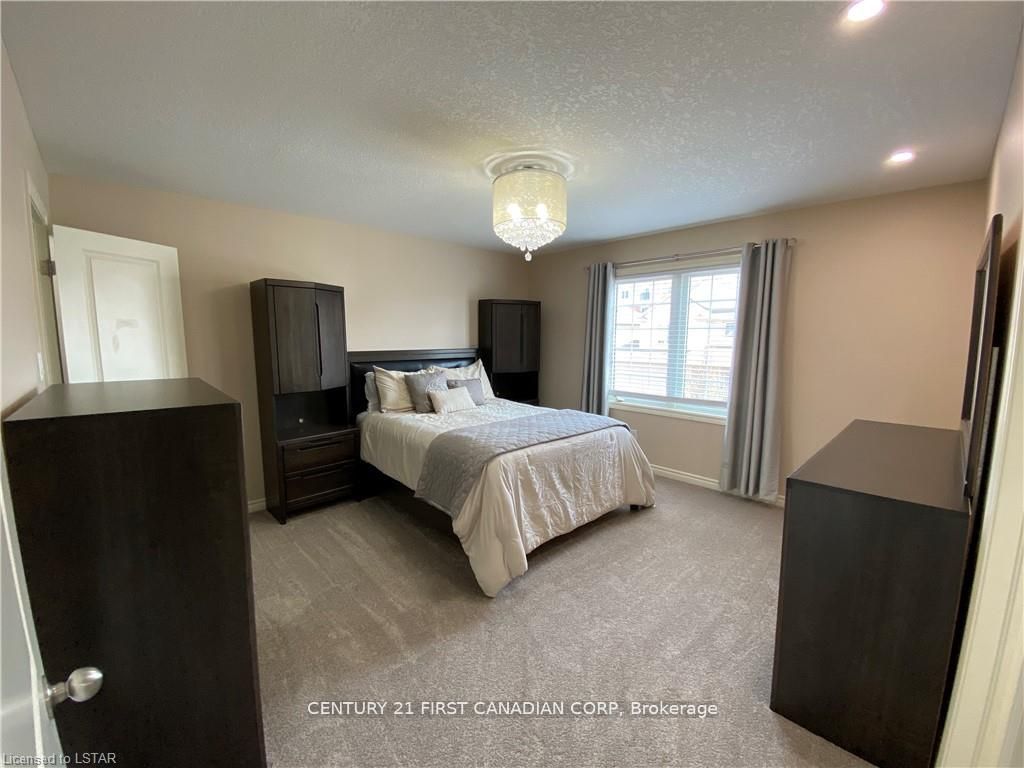 960 Bitterbush Crescent 17 Property Photo 14