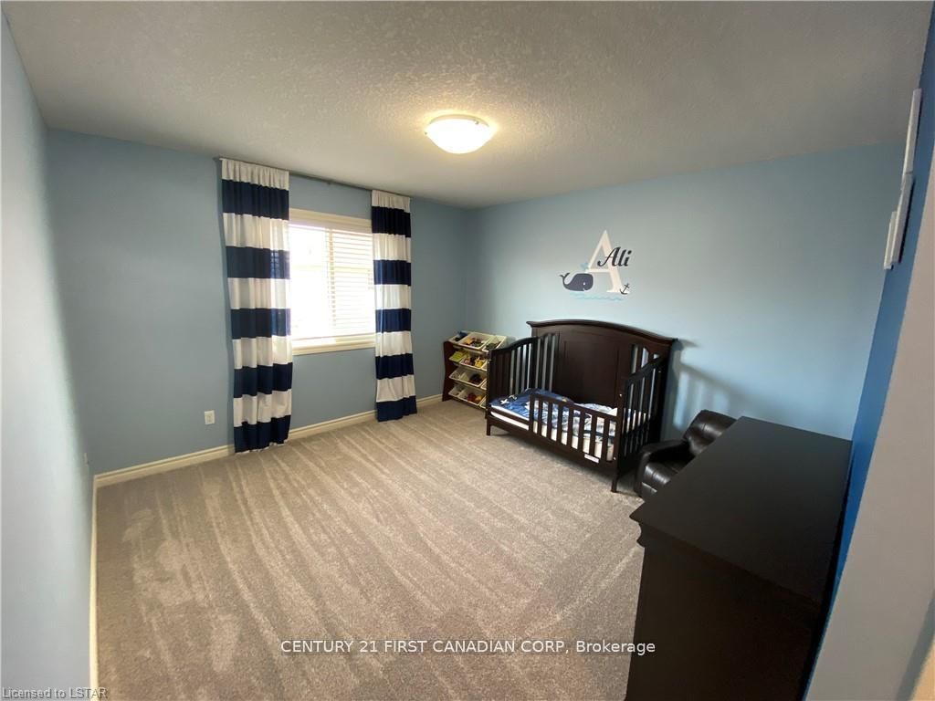 960 Bitterbush Crescent 17 Property Photo 18