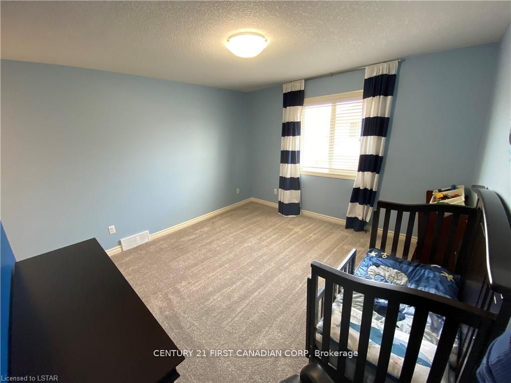 960 Bitterbush Crescent 17 Property Photo 19