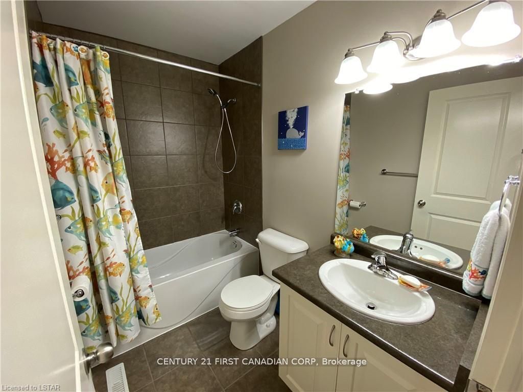 960 Bitterbush Crescent 17 Property Photo 22