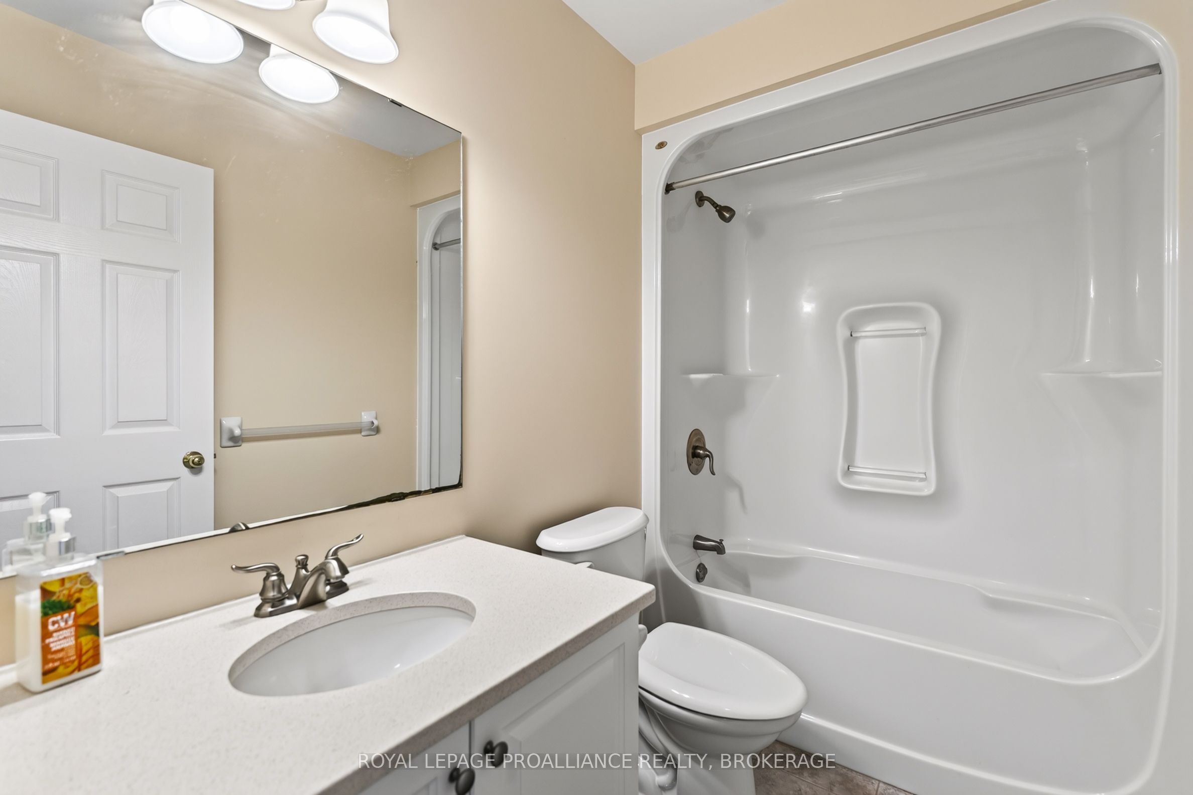 1097 Crossfield Avenue Property Photo 14