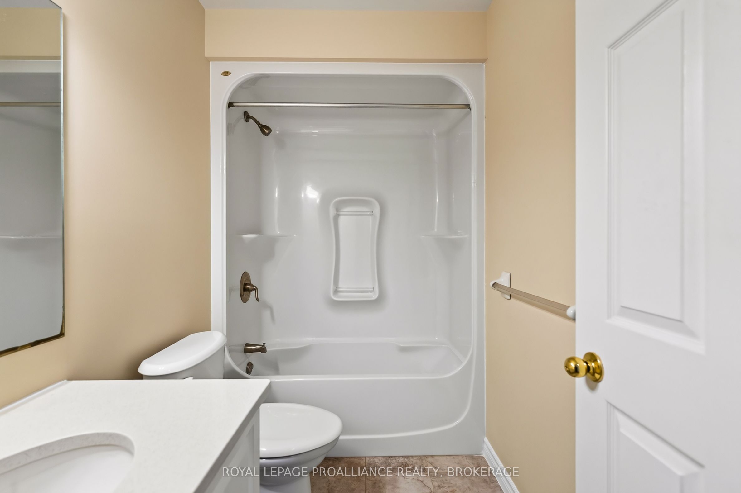 1097 Crossfield Avenue Property Photo 15