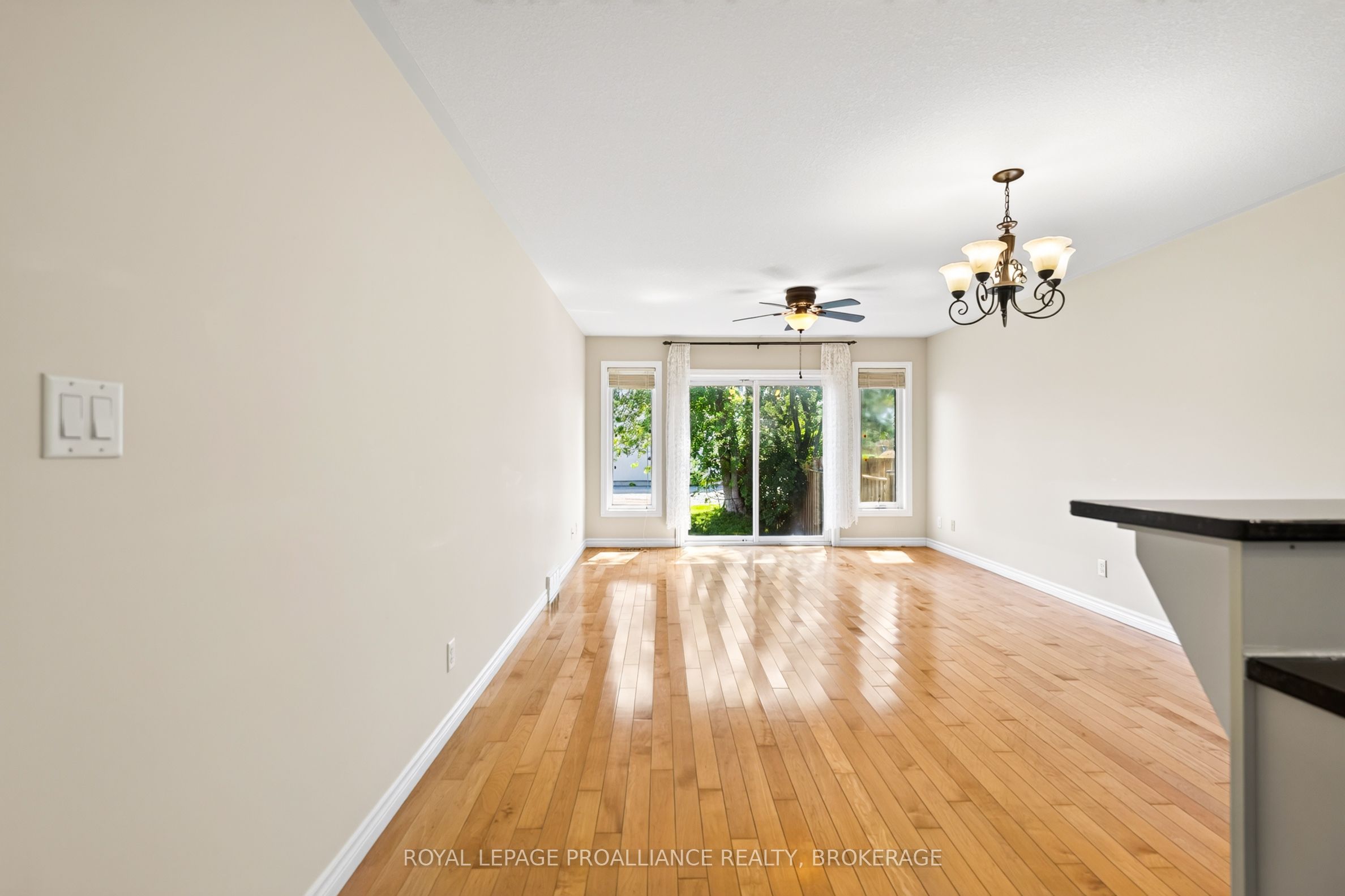1097 Crossfield Avenue Property Photo 21