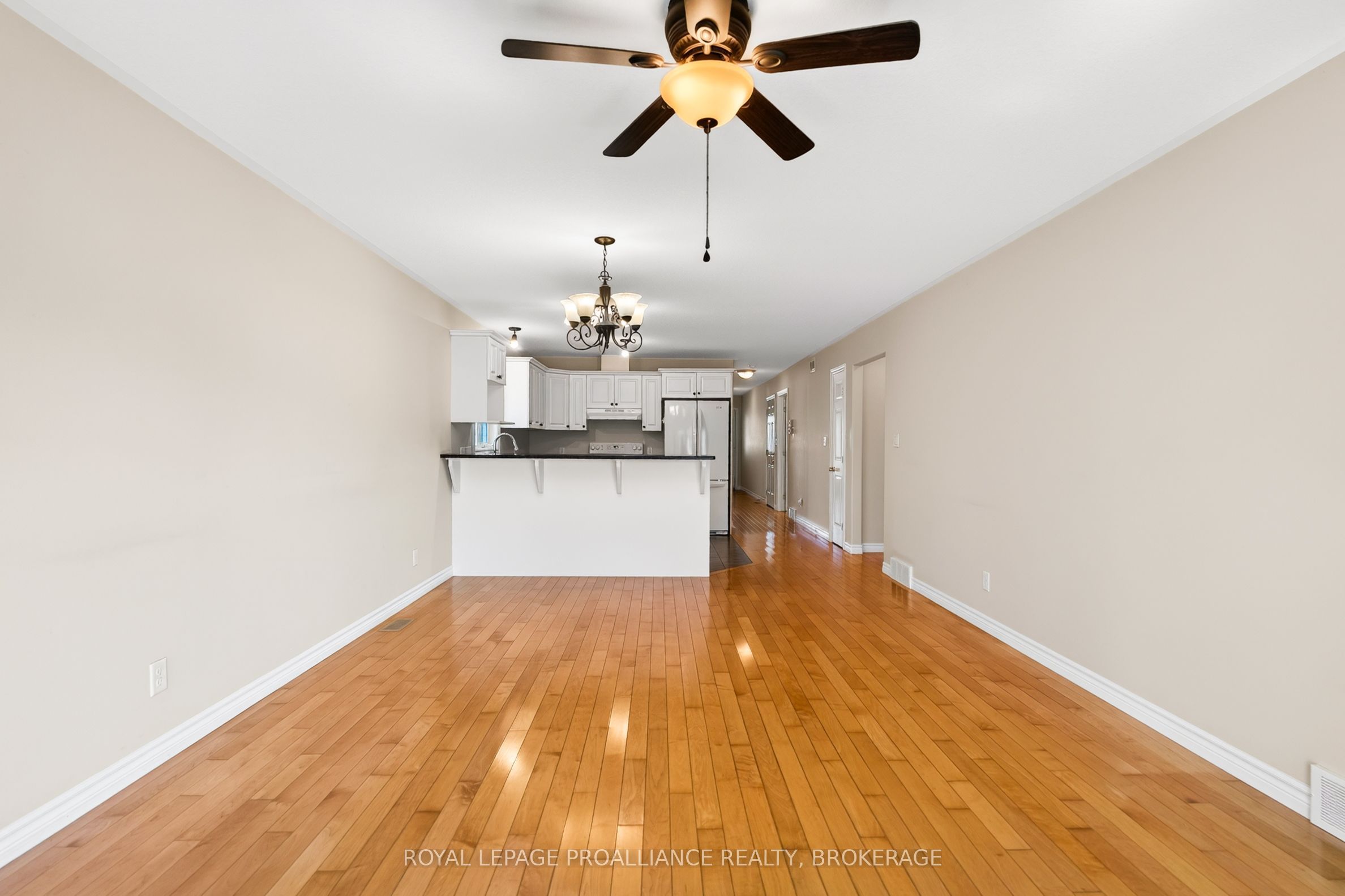 1097 Crossfield Avenue Property Photo 23