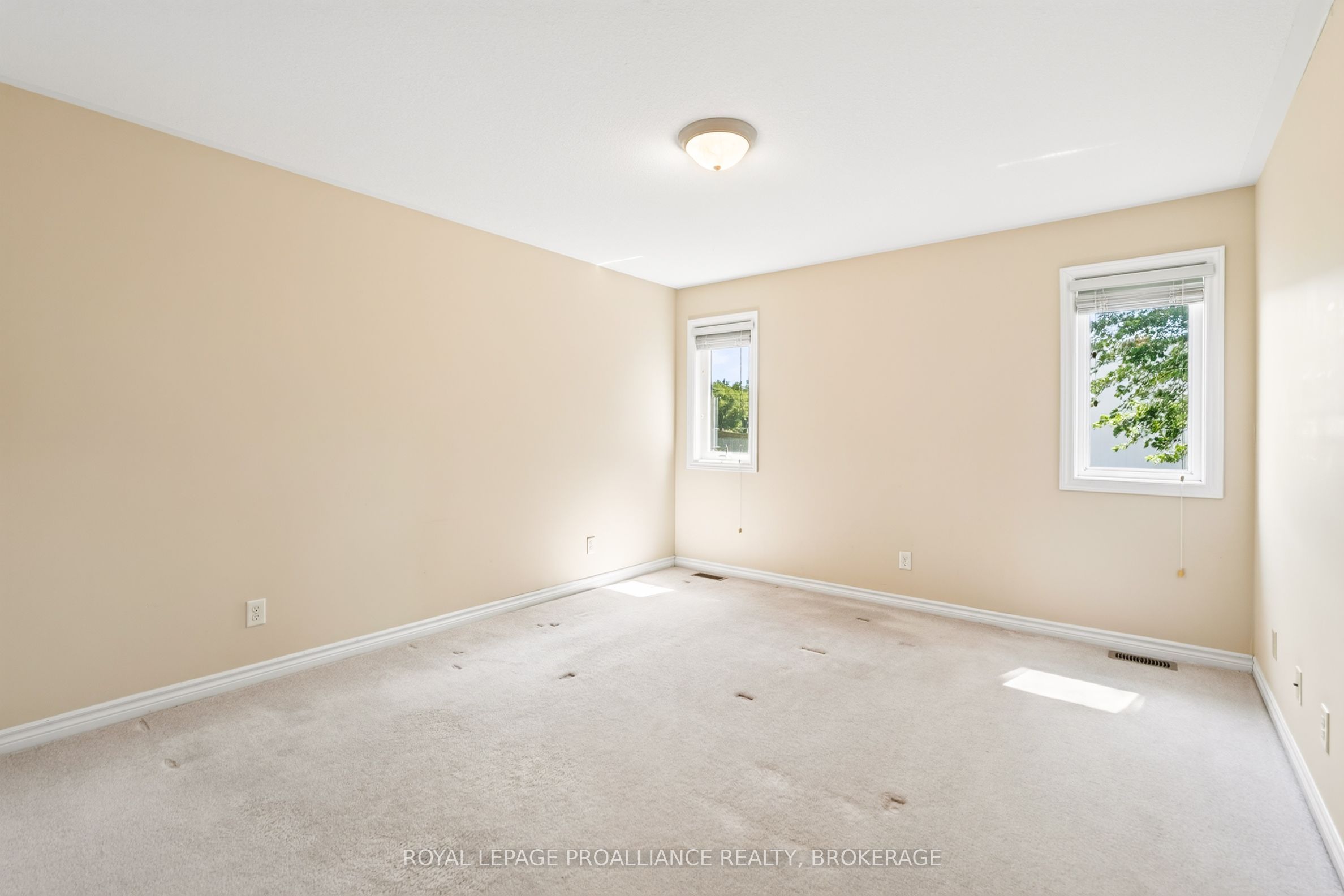 1097 Crossfield Avenue Property Photo 27