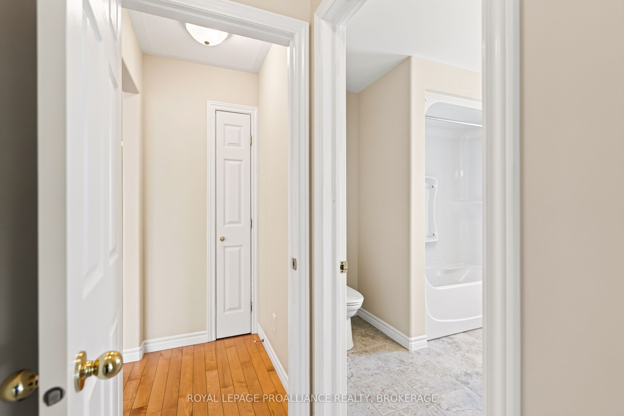 1097 Crossfield Avenue Property Photo 30