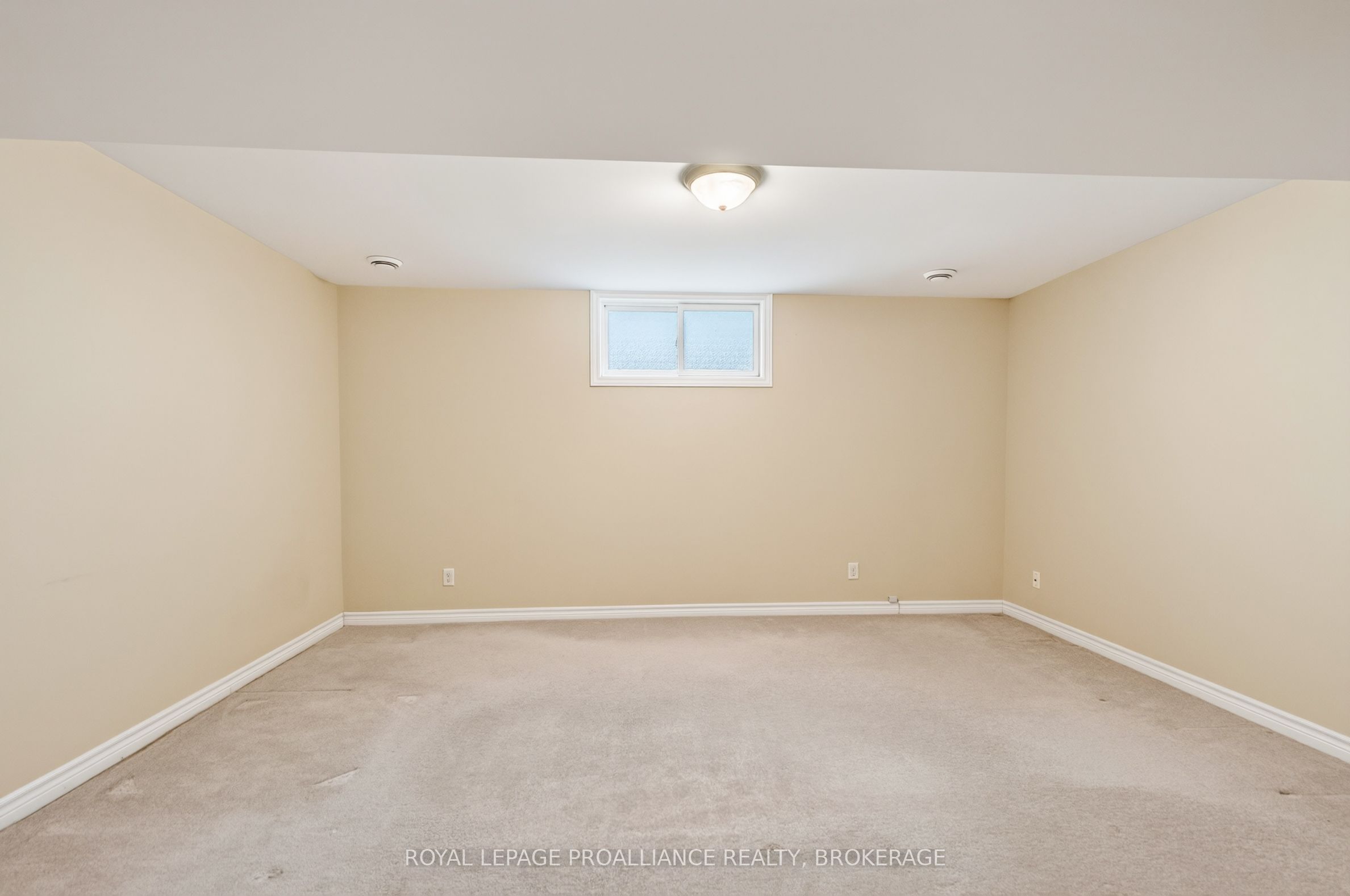 1097 Crossfield Avenue Property Photo 36