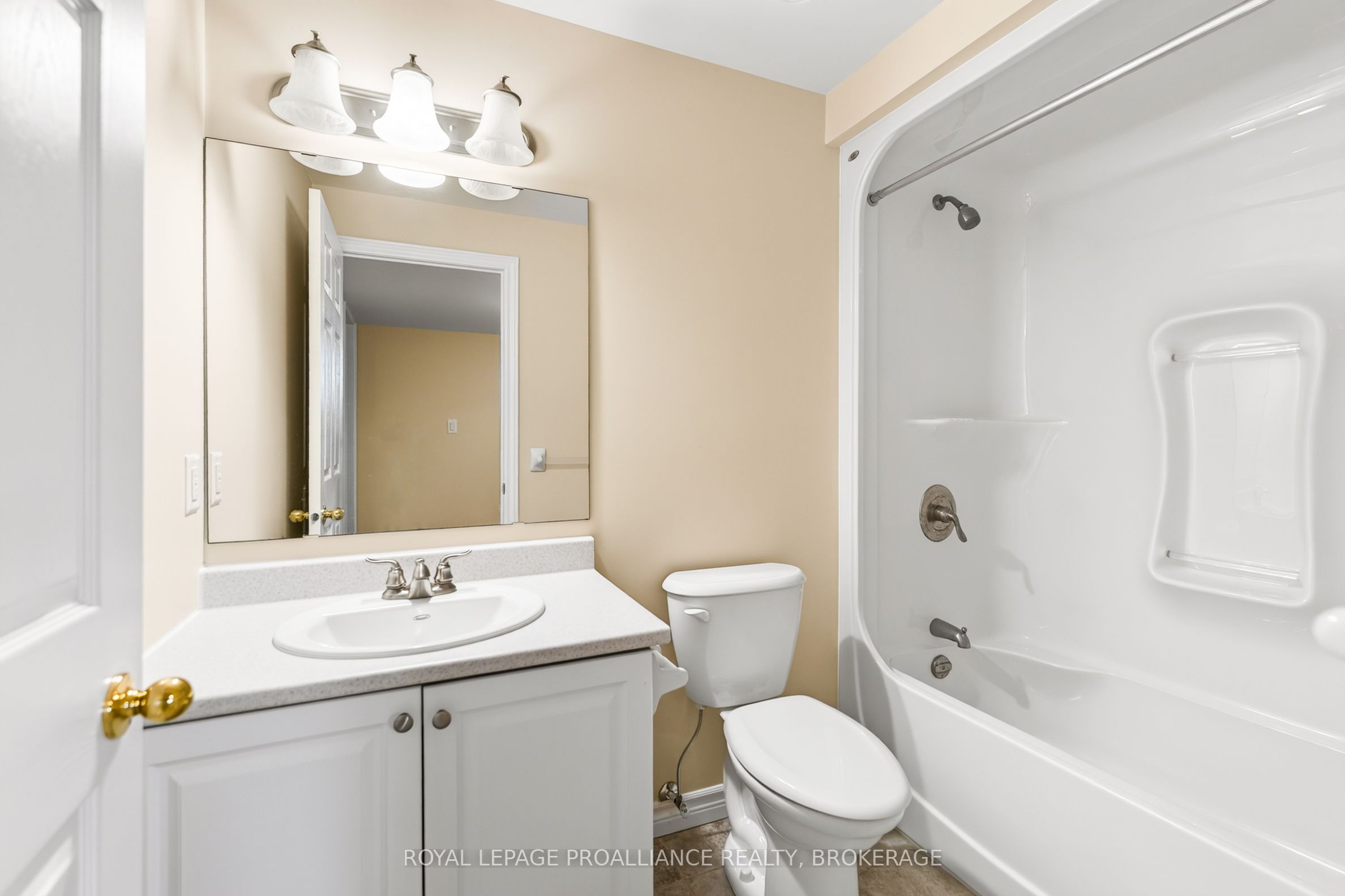 1097 Crossfield Avenue Property Photo 42