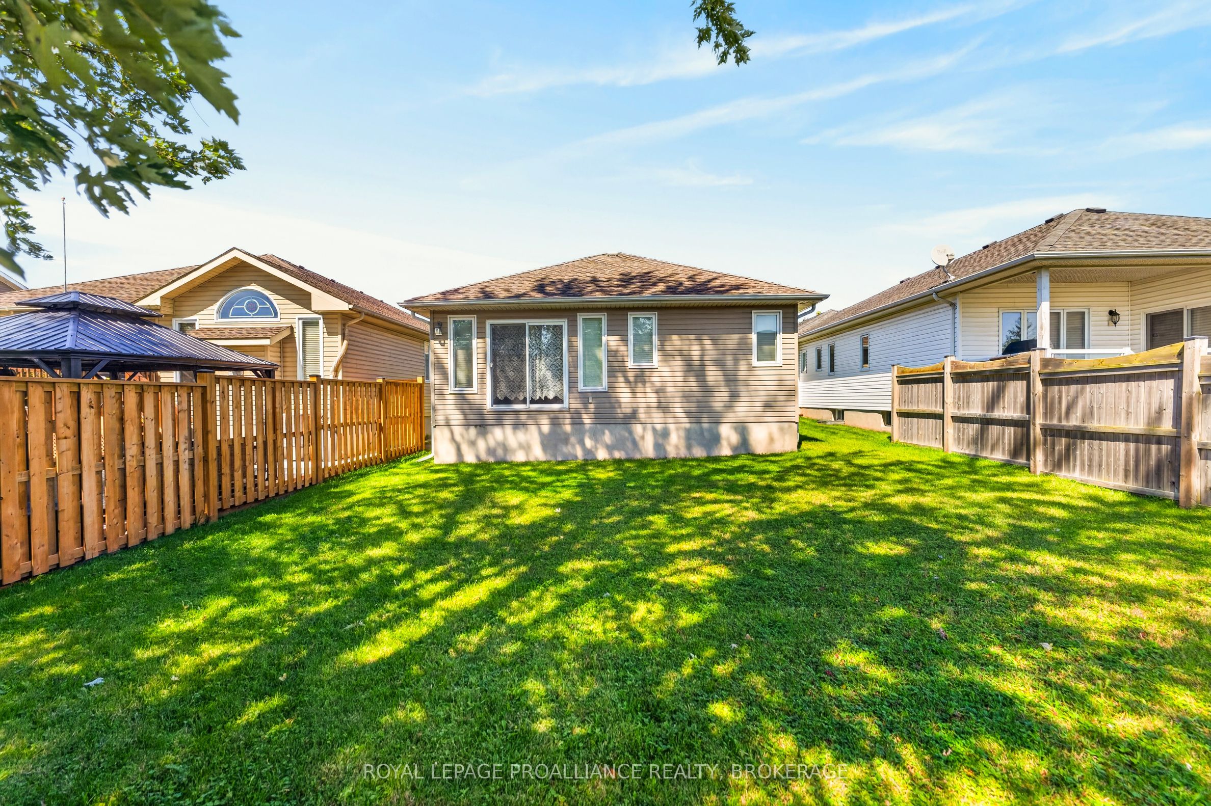 1097 Crossfield Avenue Property Photo 47