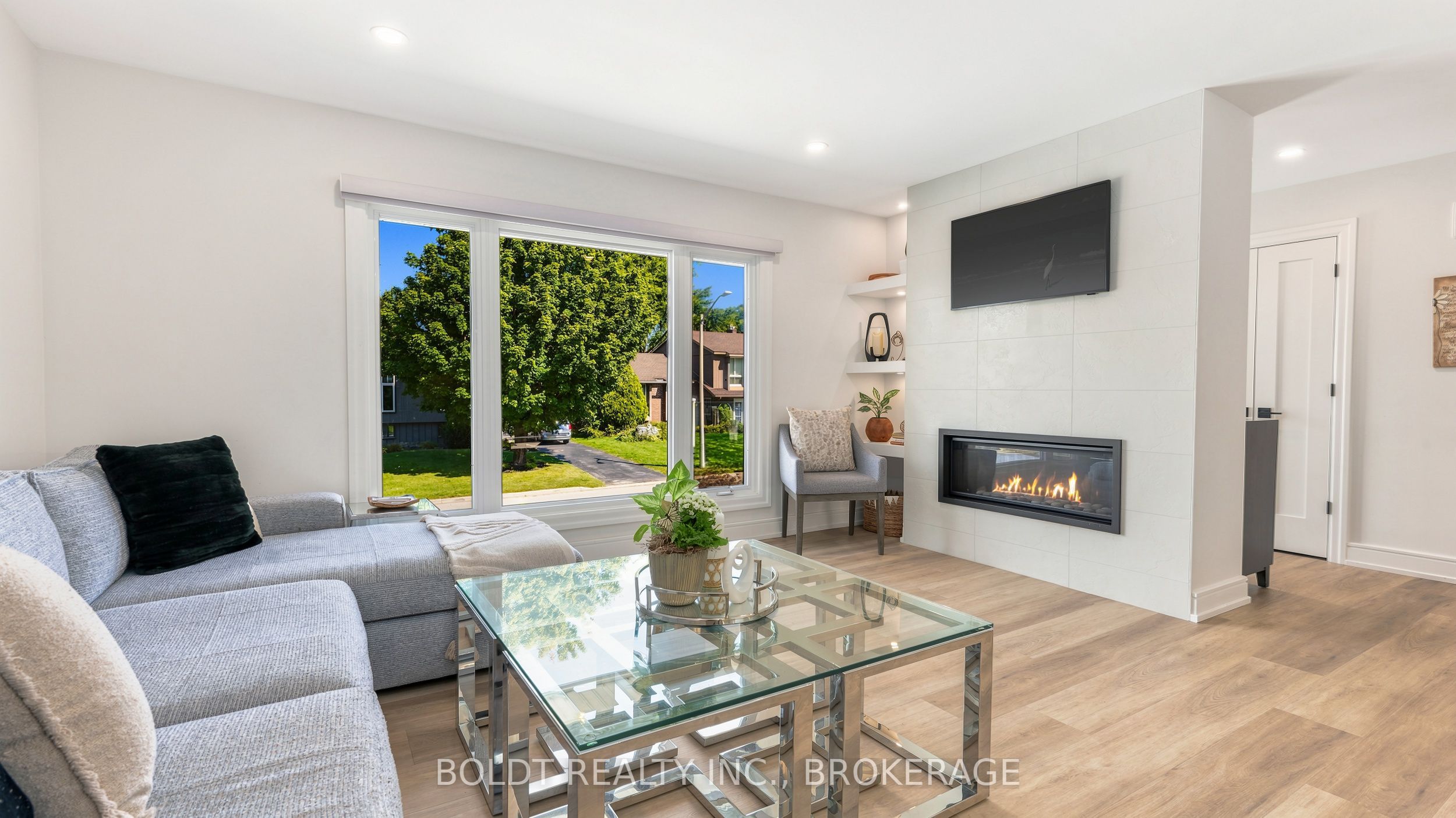 15 The Cedars Street Property Photo 8