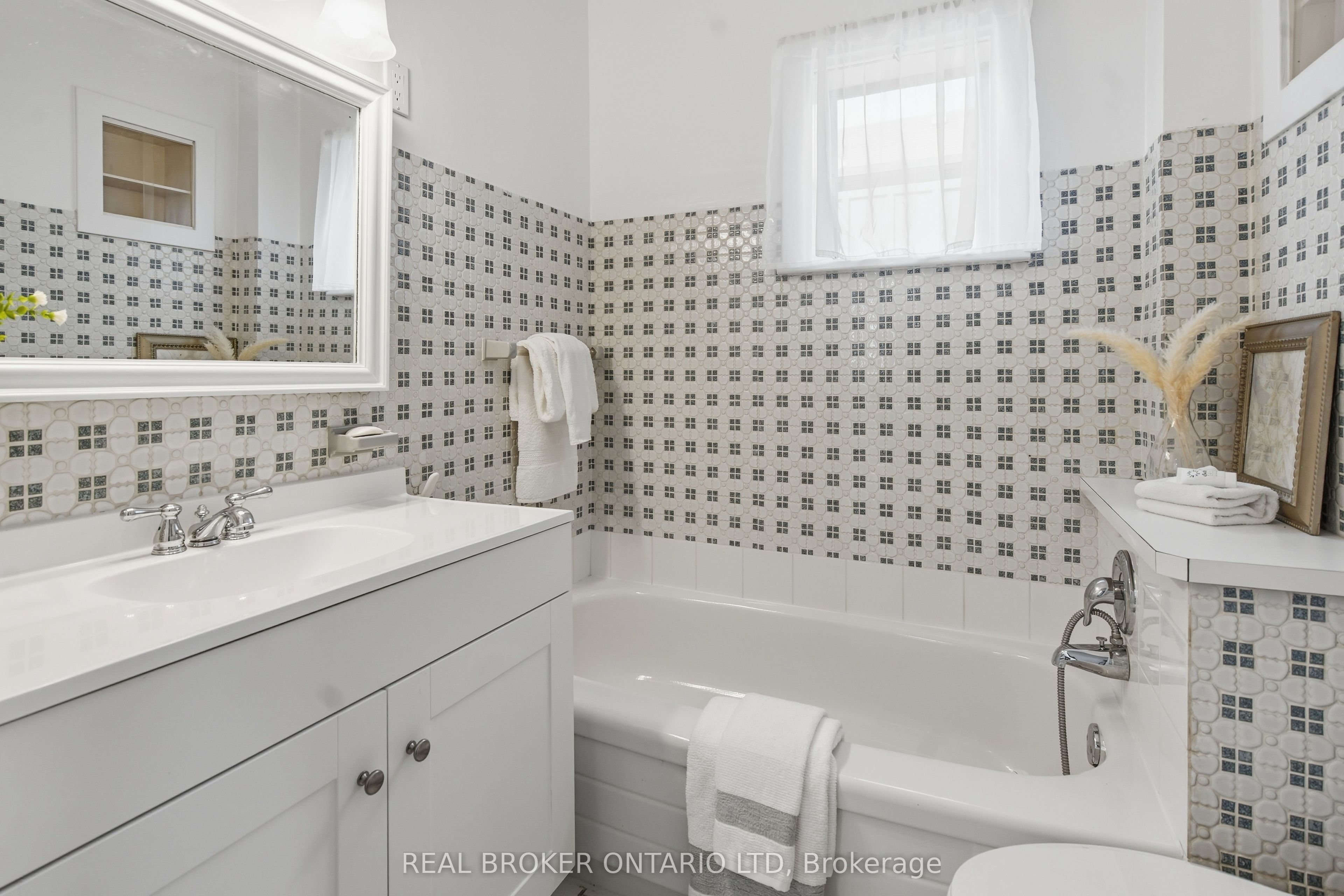 908 William Street Property Photo 12