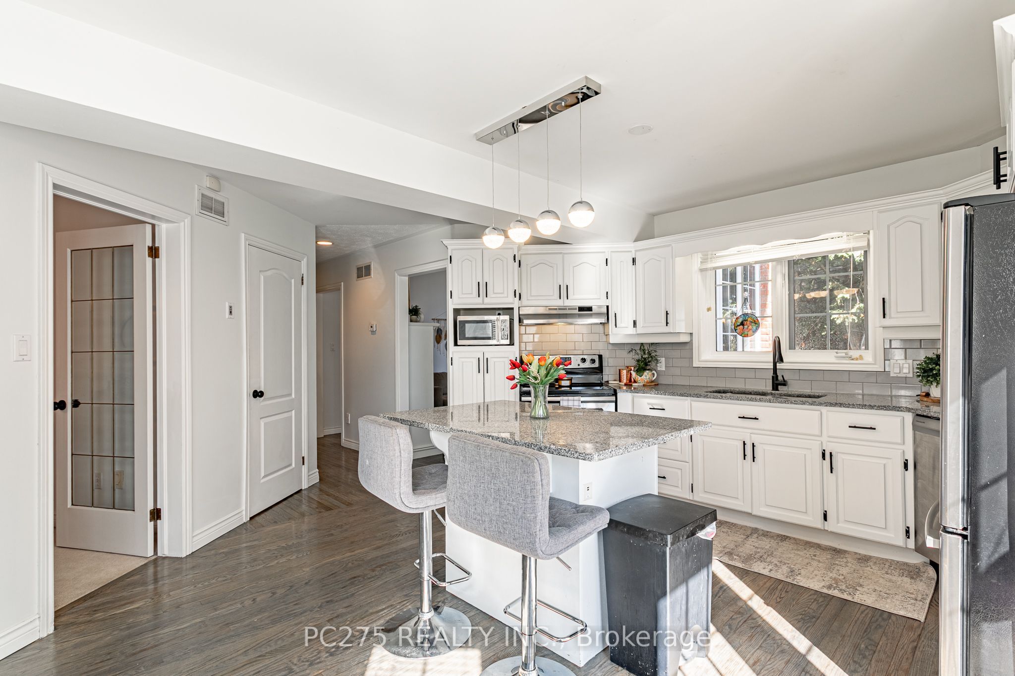 276 King Street E Property Photo 16