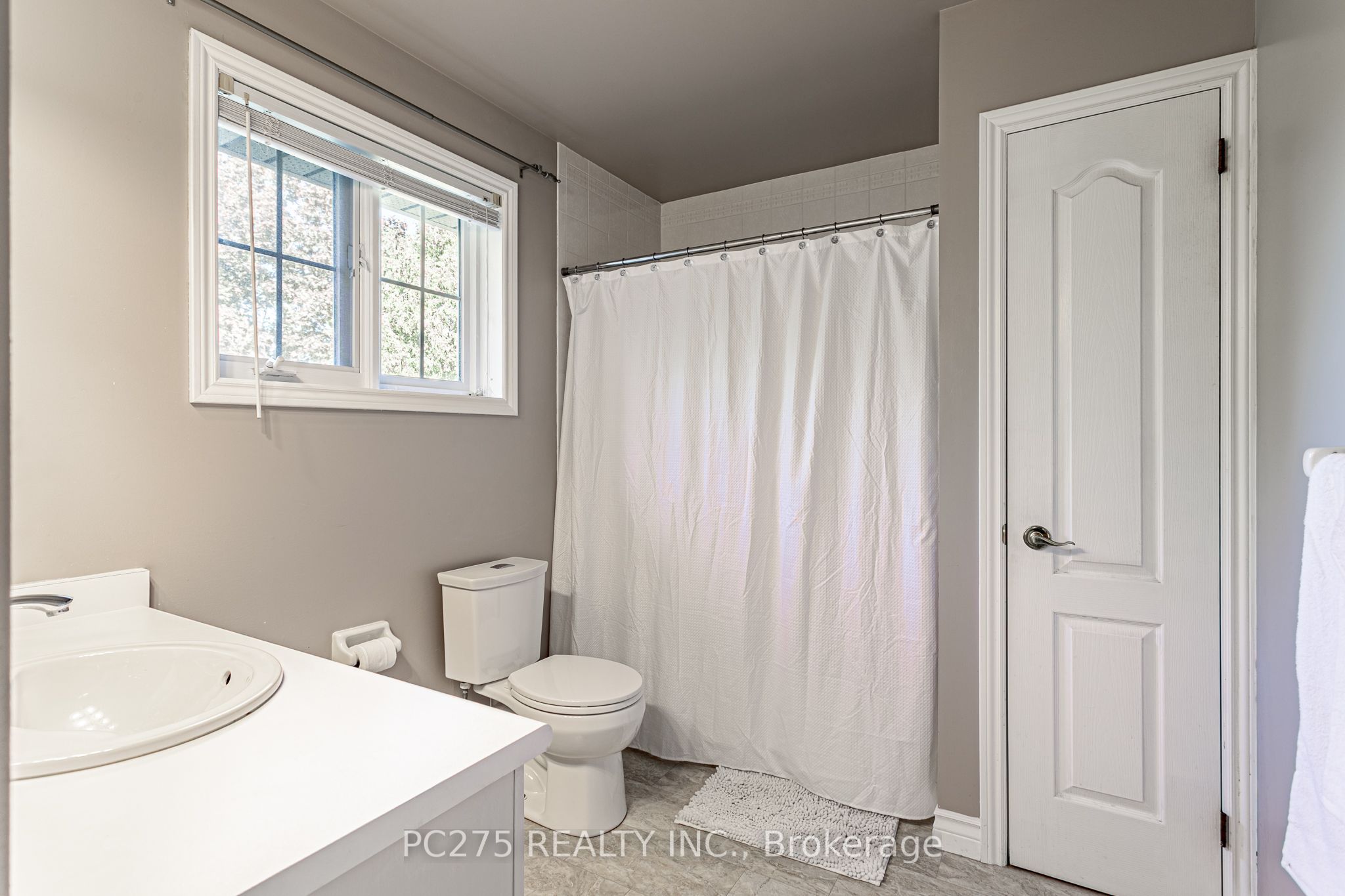 276 King Street E Property Photo 33