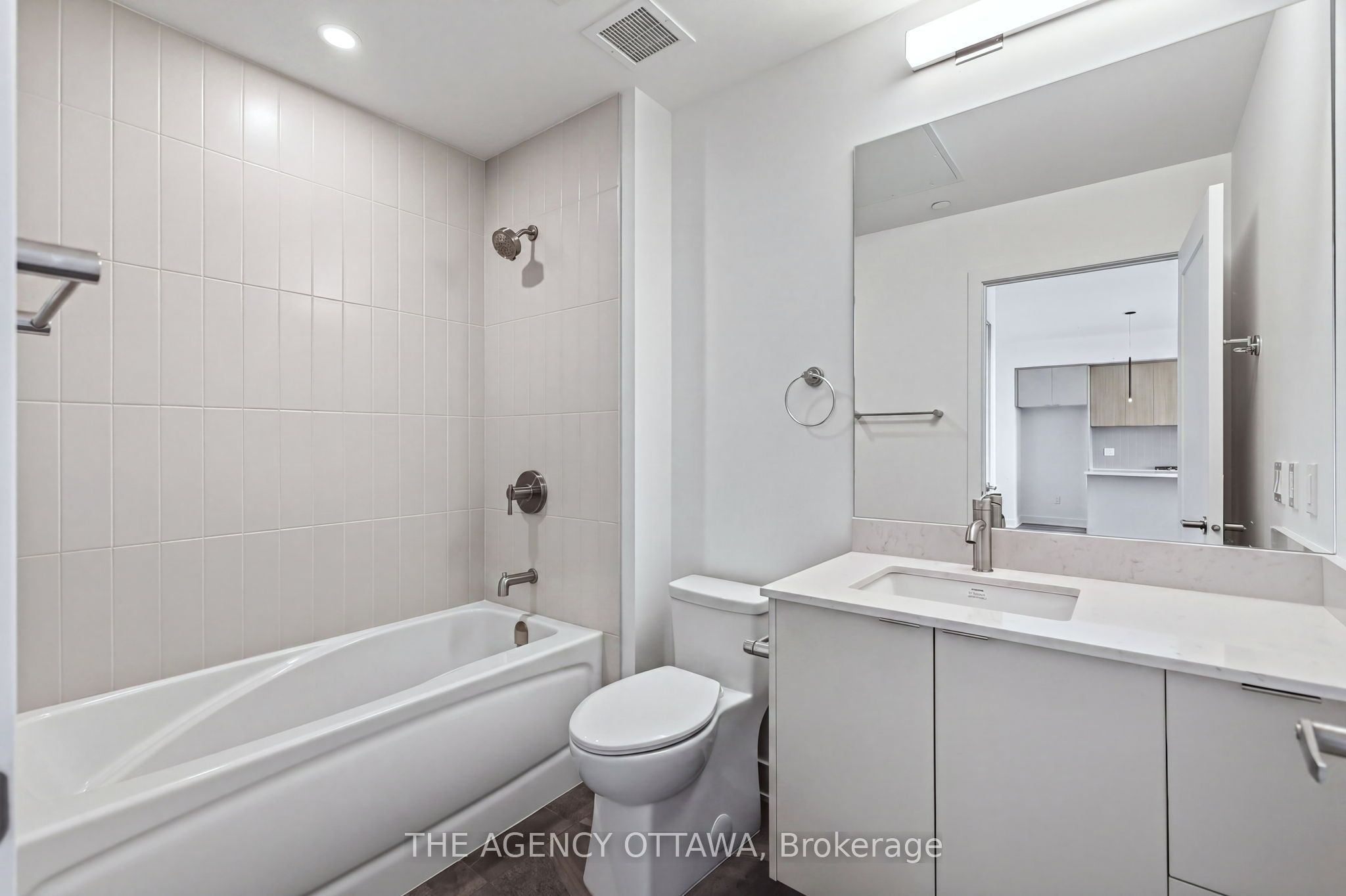 3085 Riverside Drive 306 Property Photo 9
