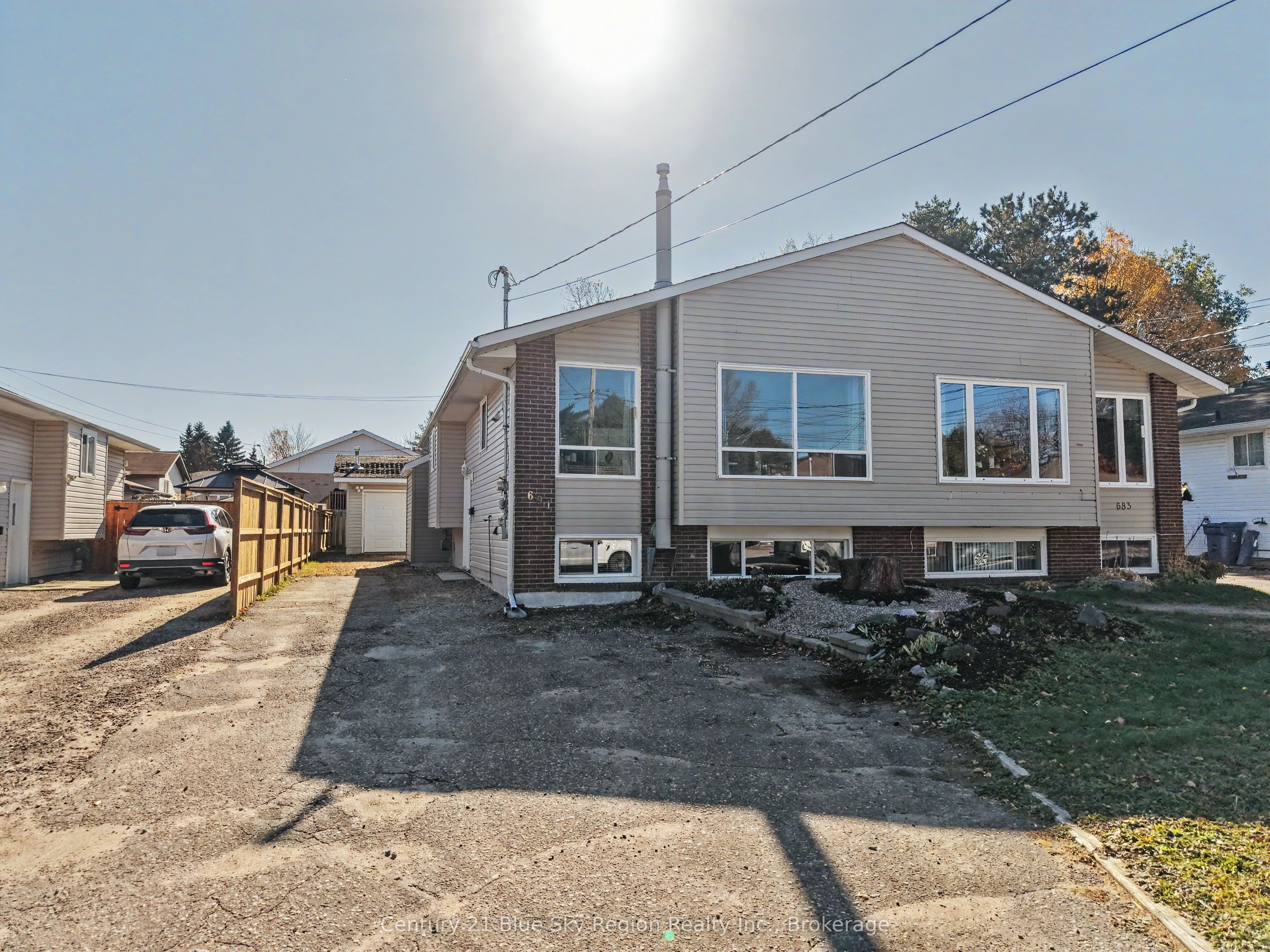 691 Robarts Avenue Property Photo 1