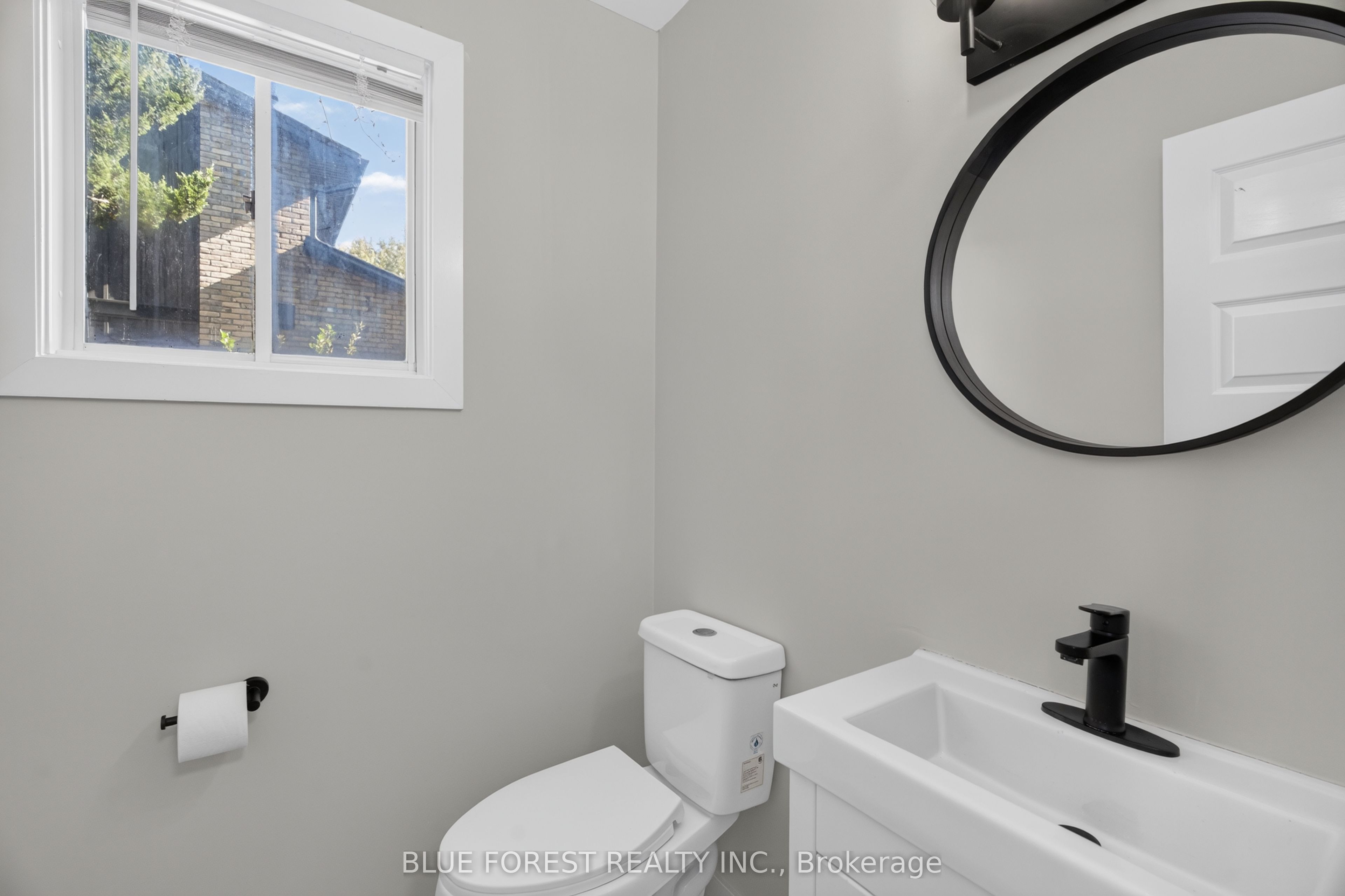 1048 Mahogany Road Property Photo 4
