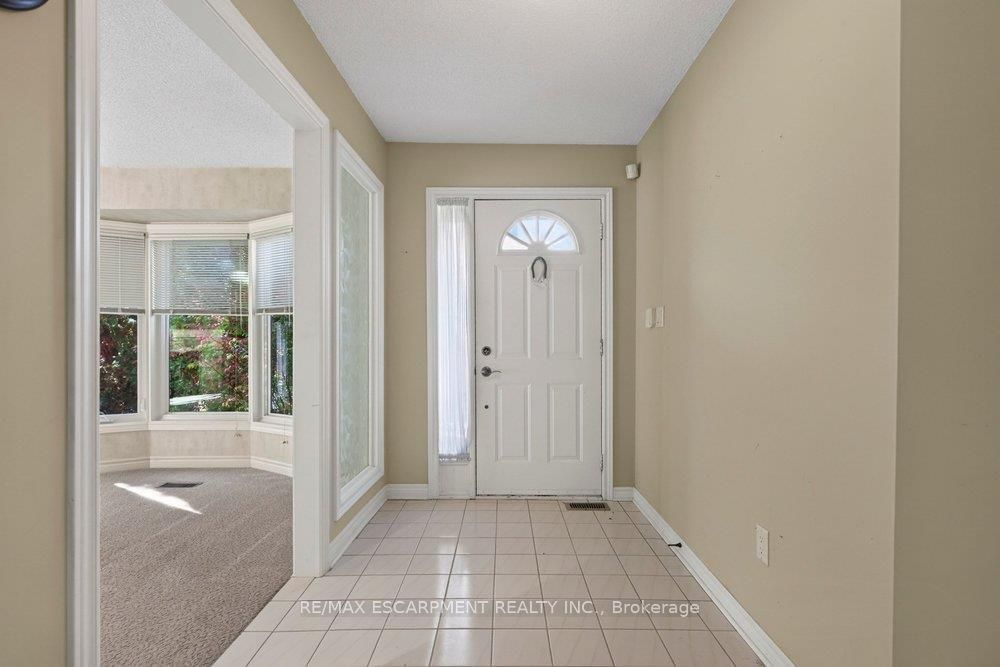 141 Welland Vale Road 29 Property Photo 5