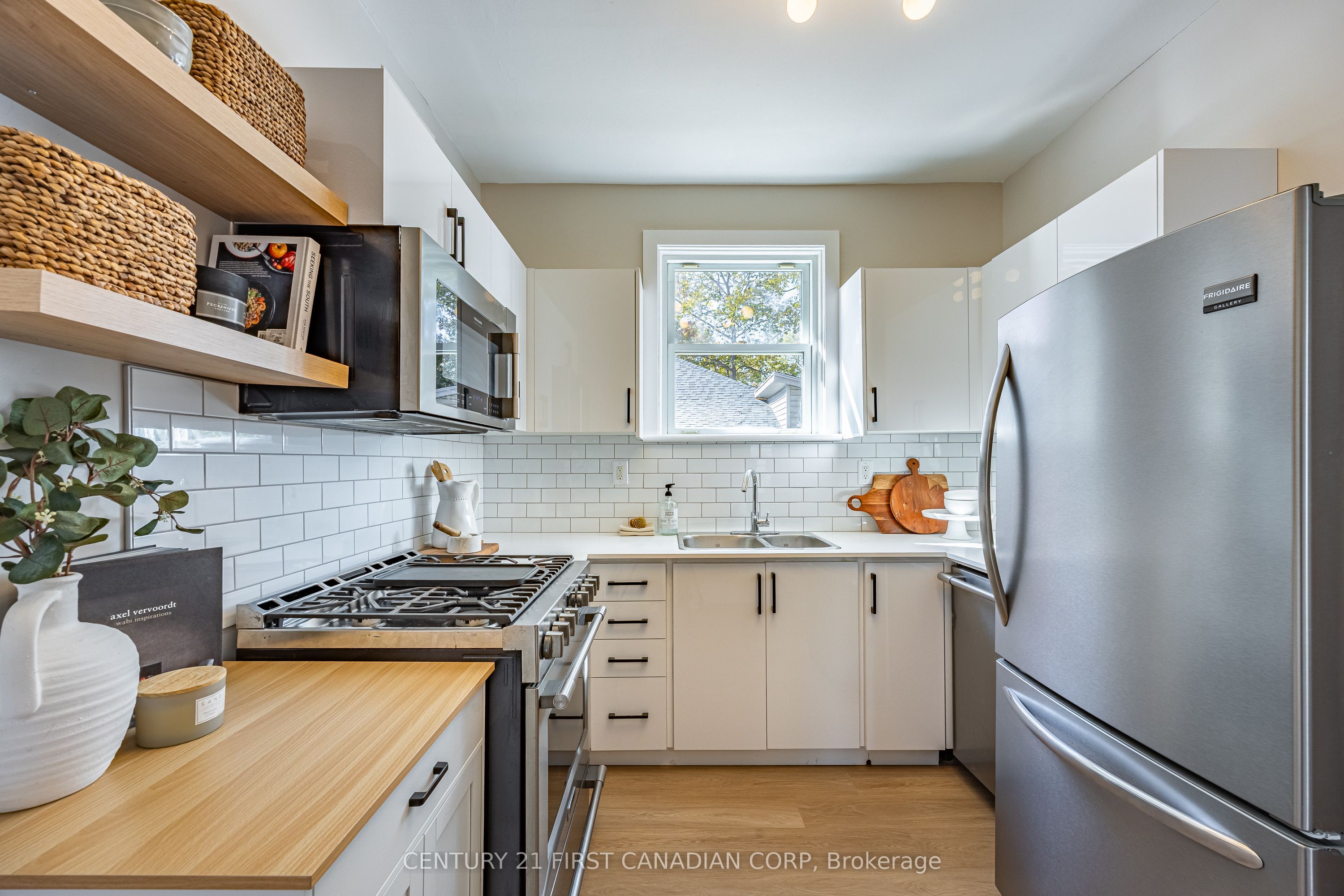 864 Stedwell Street Property Photo 14