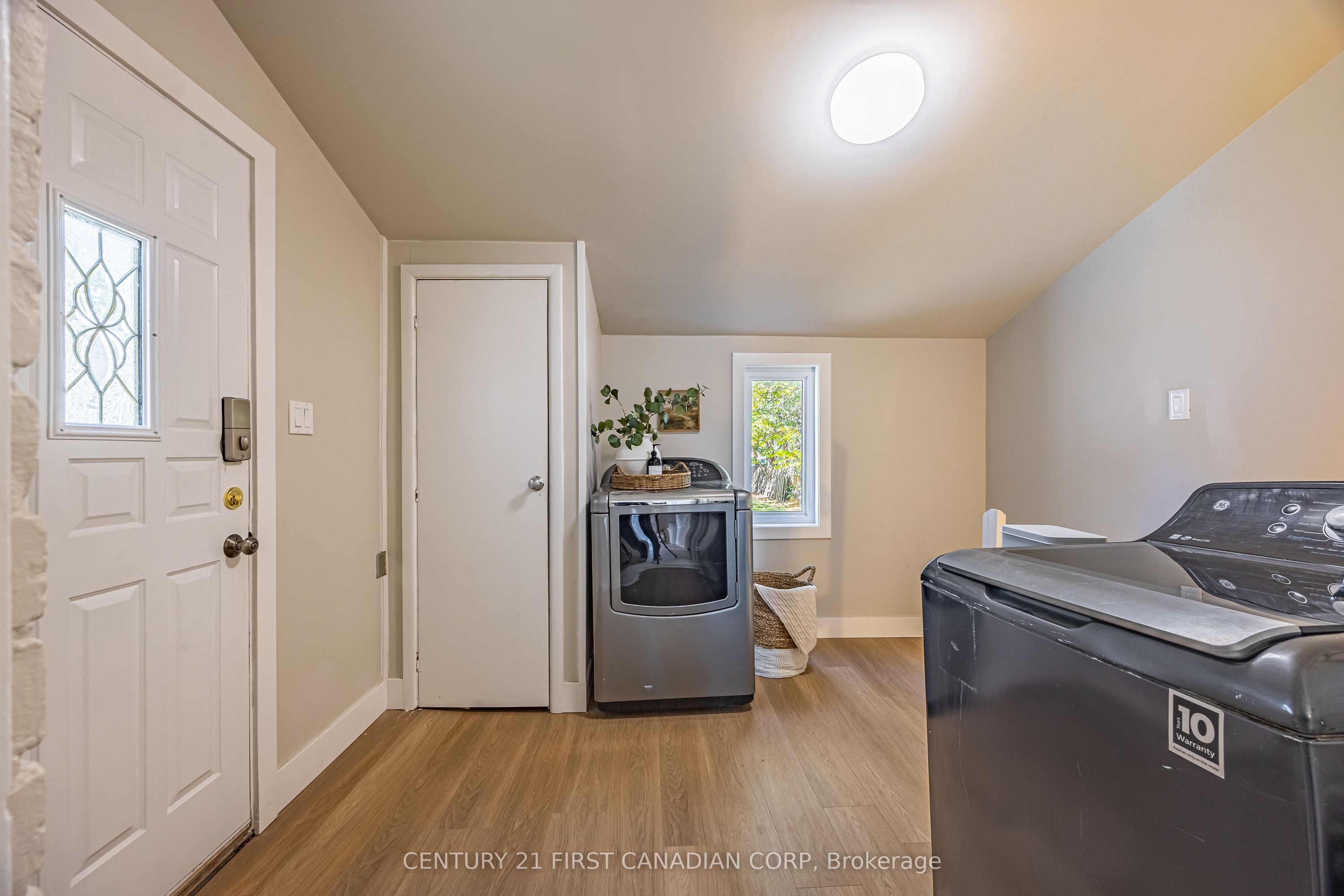 864 Stedwell Street Property Photo 21
