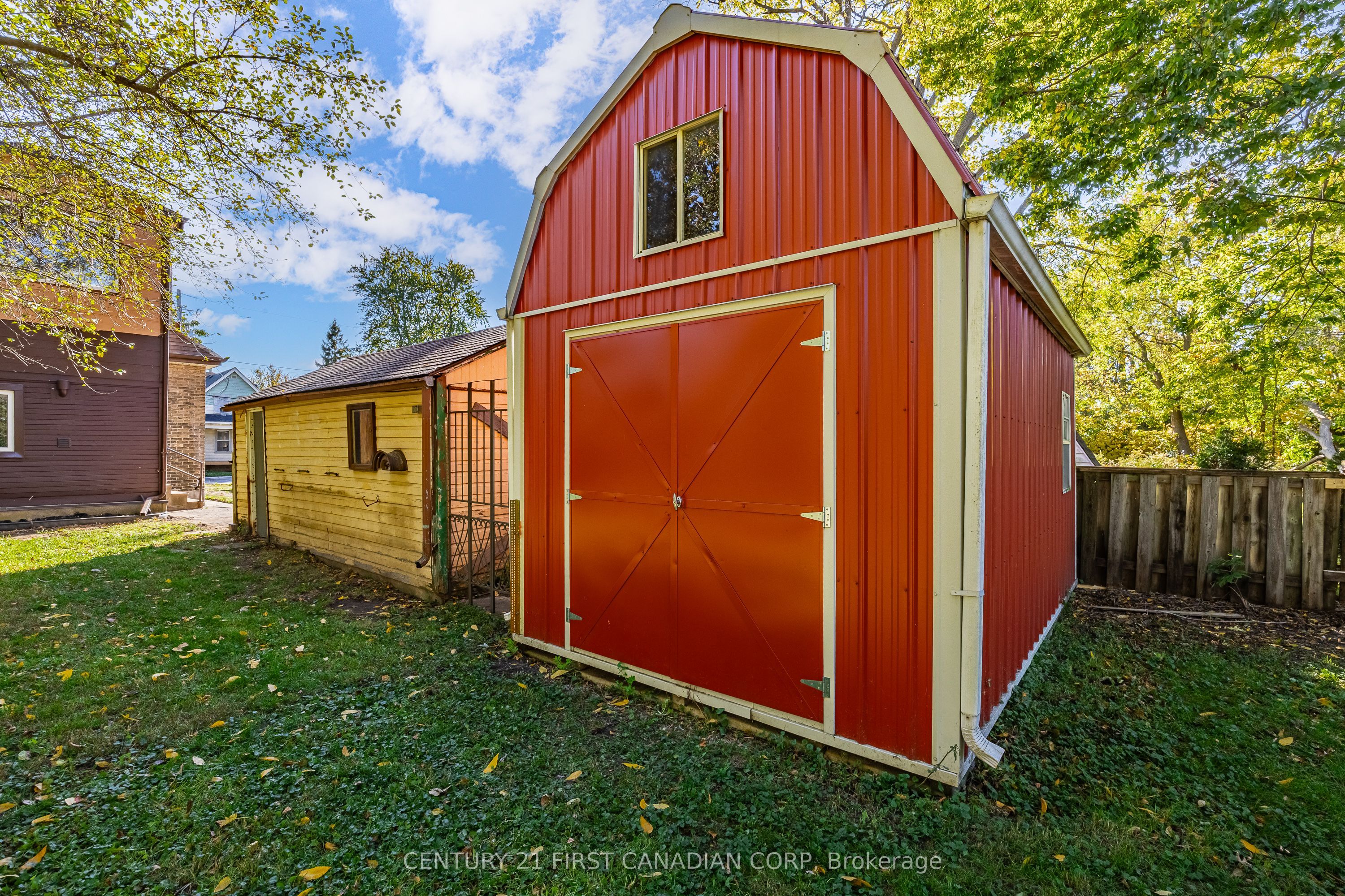 864 Stedwell Street Property Photo 34