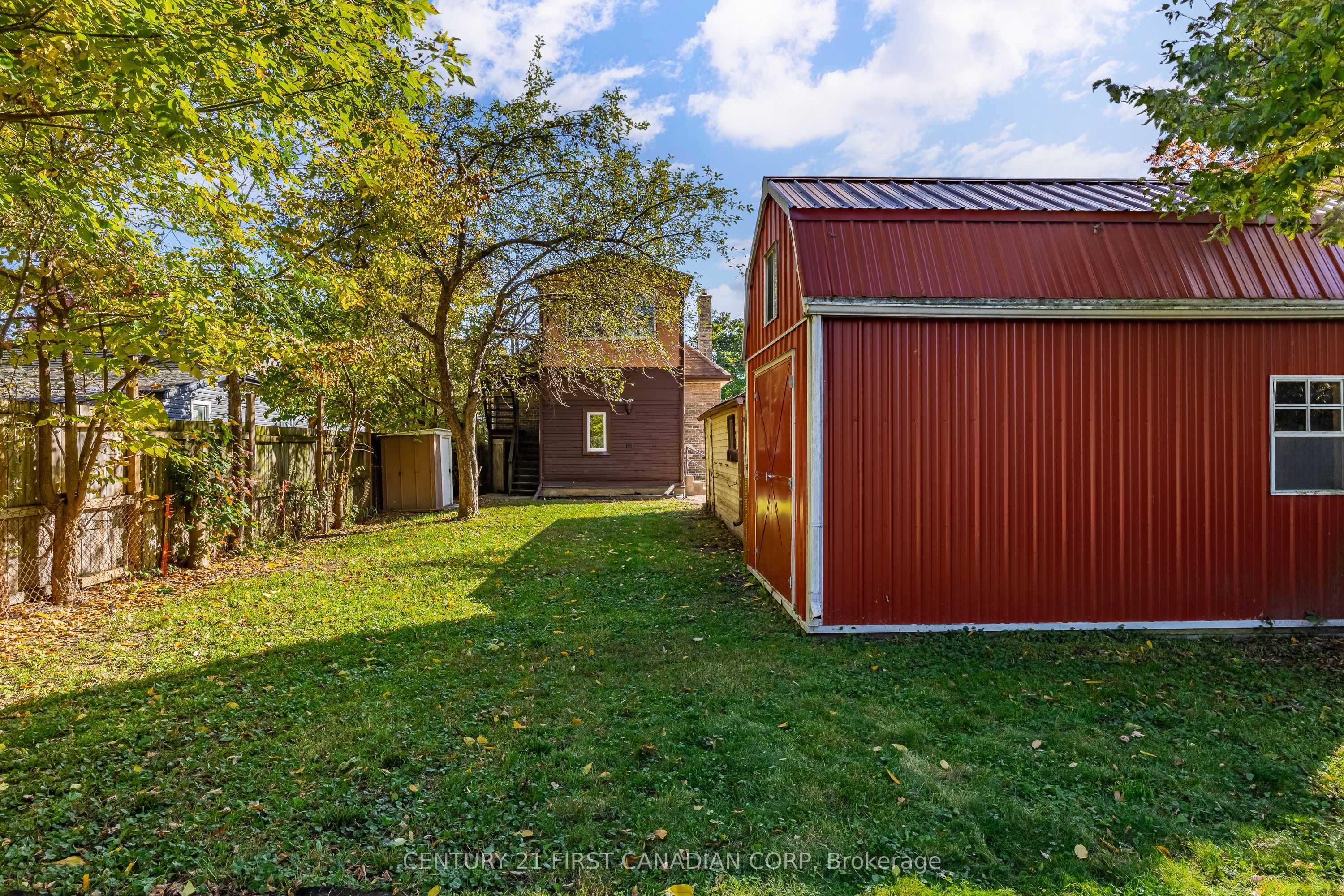 864 Stedwell Street Property Photo 36