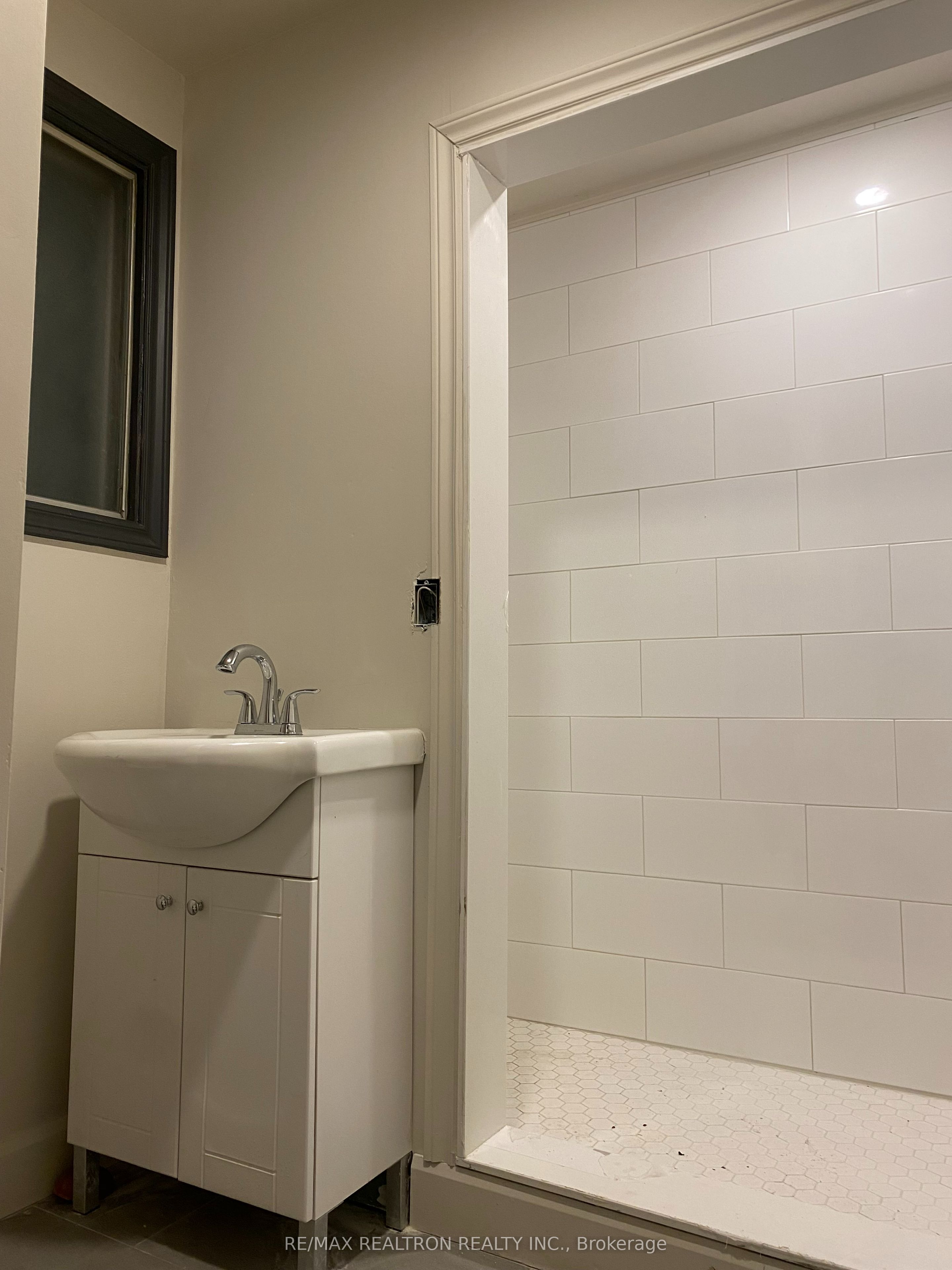 192 Lincoln Road W Unit 2 Property Photo 2