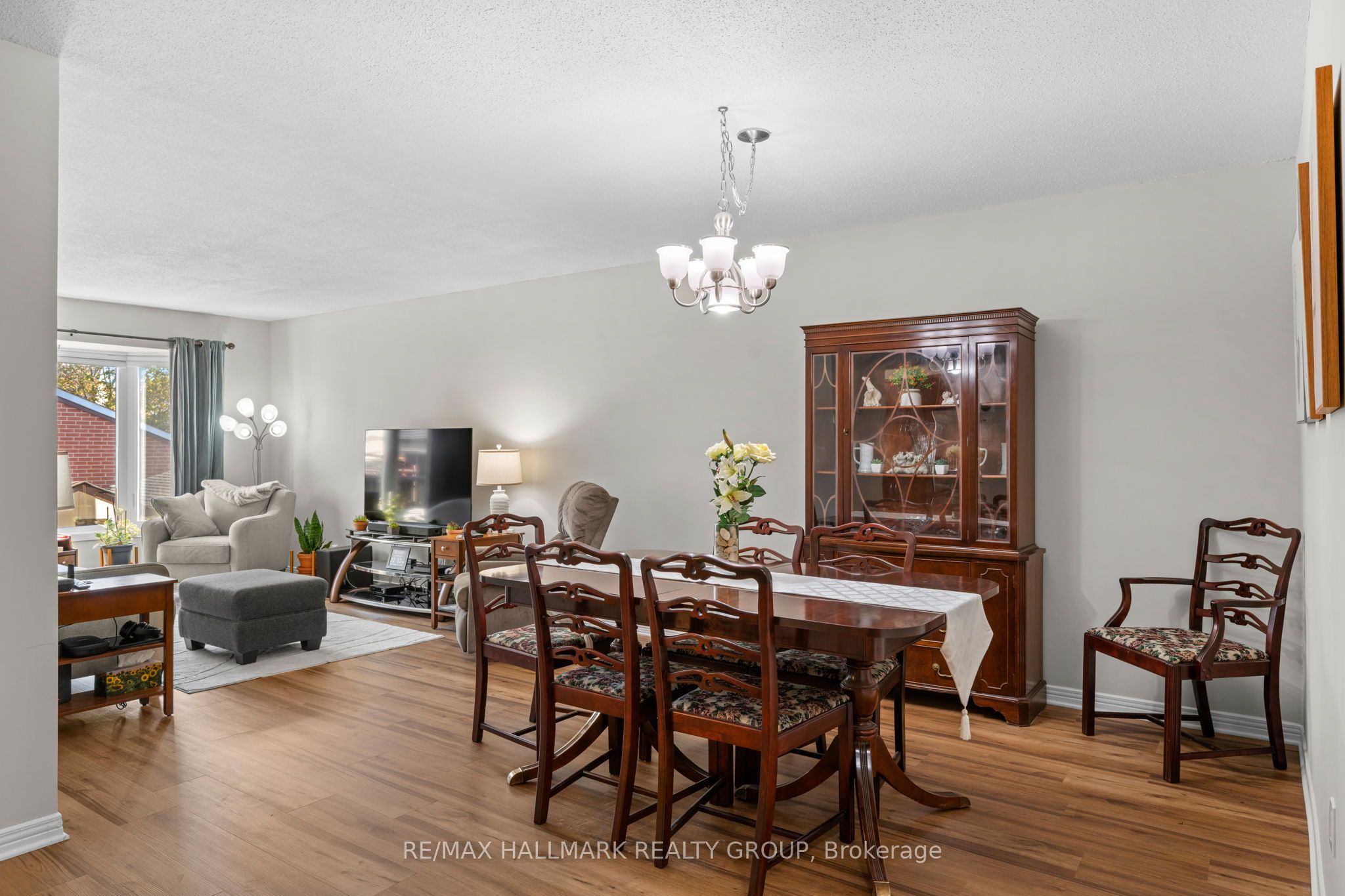 9 Fireside Crescent Property Photo 8