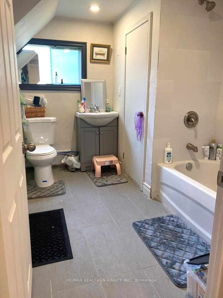 192 Lincoln Road W Unit 3 Property Photo 3