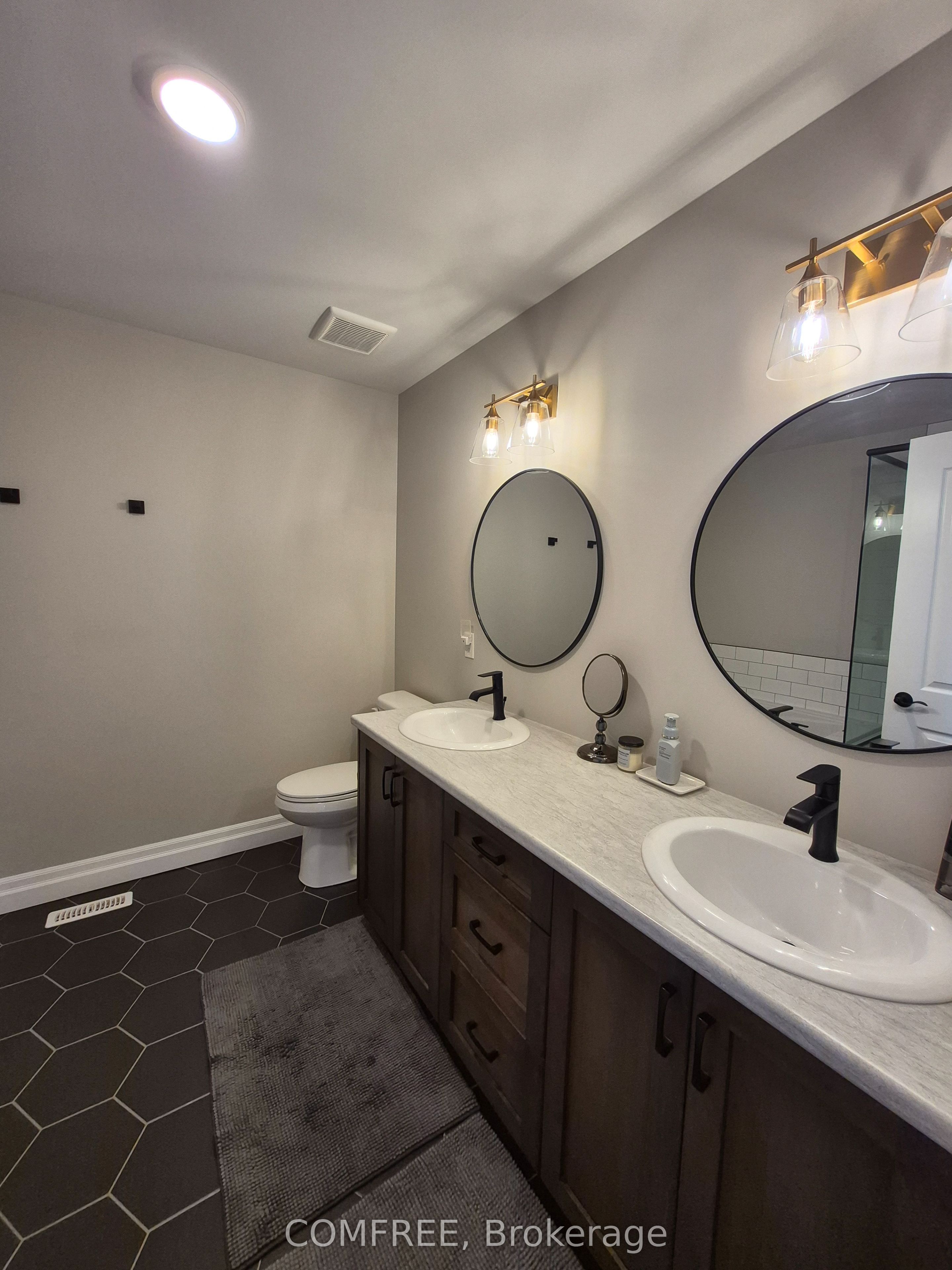 5 Redhaven Lane Property Photo 21