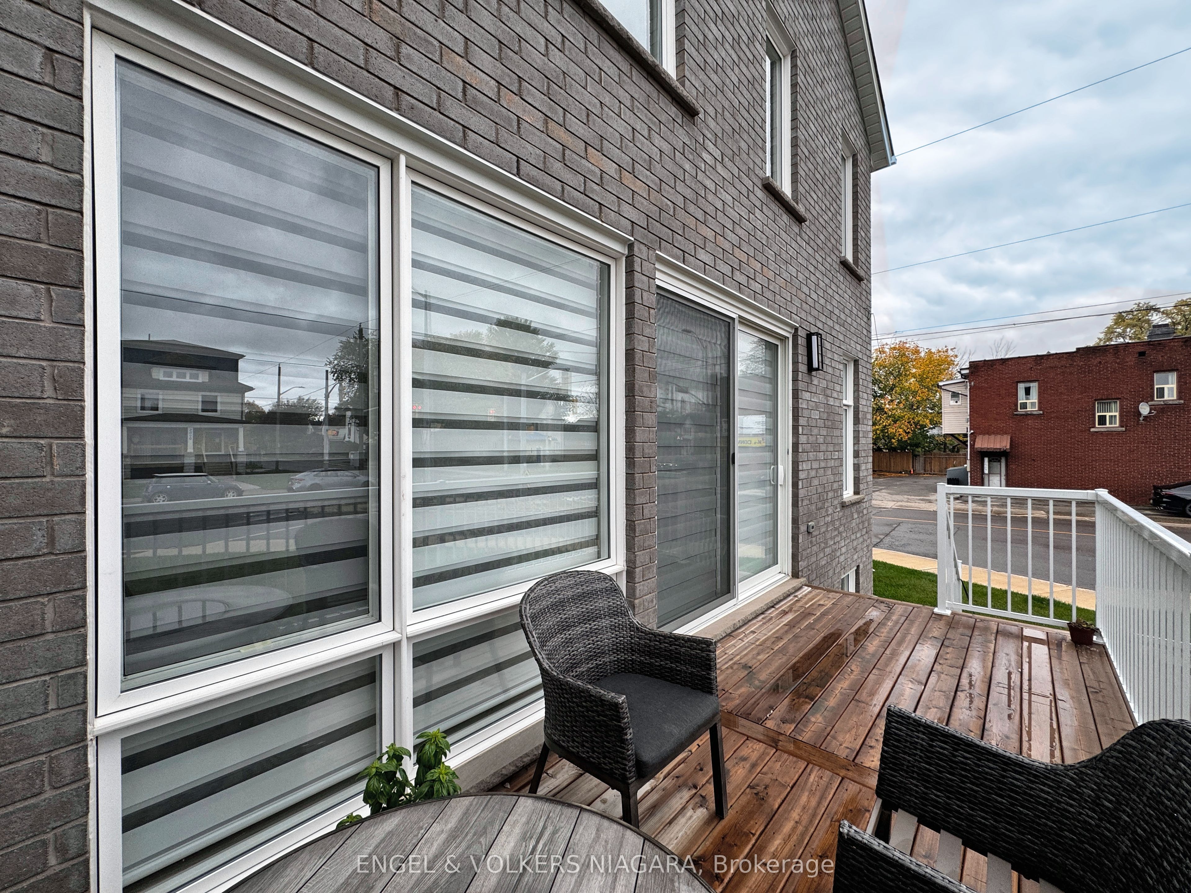 4499 Fourth Avenue Property Photo 6