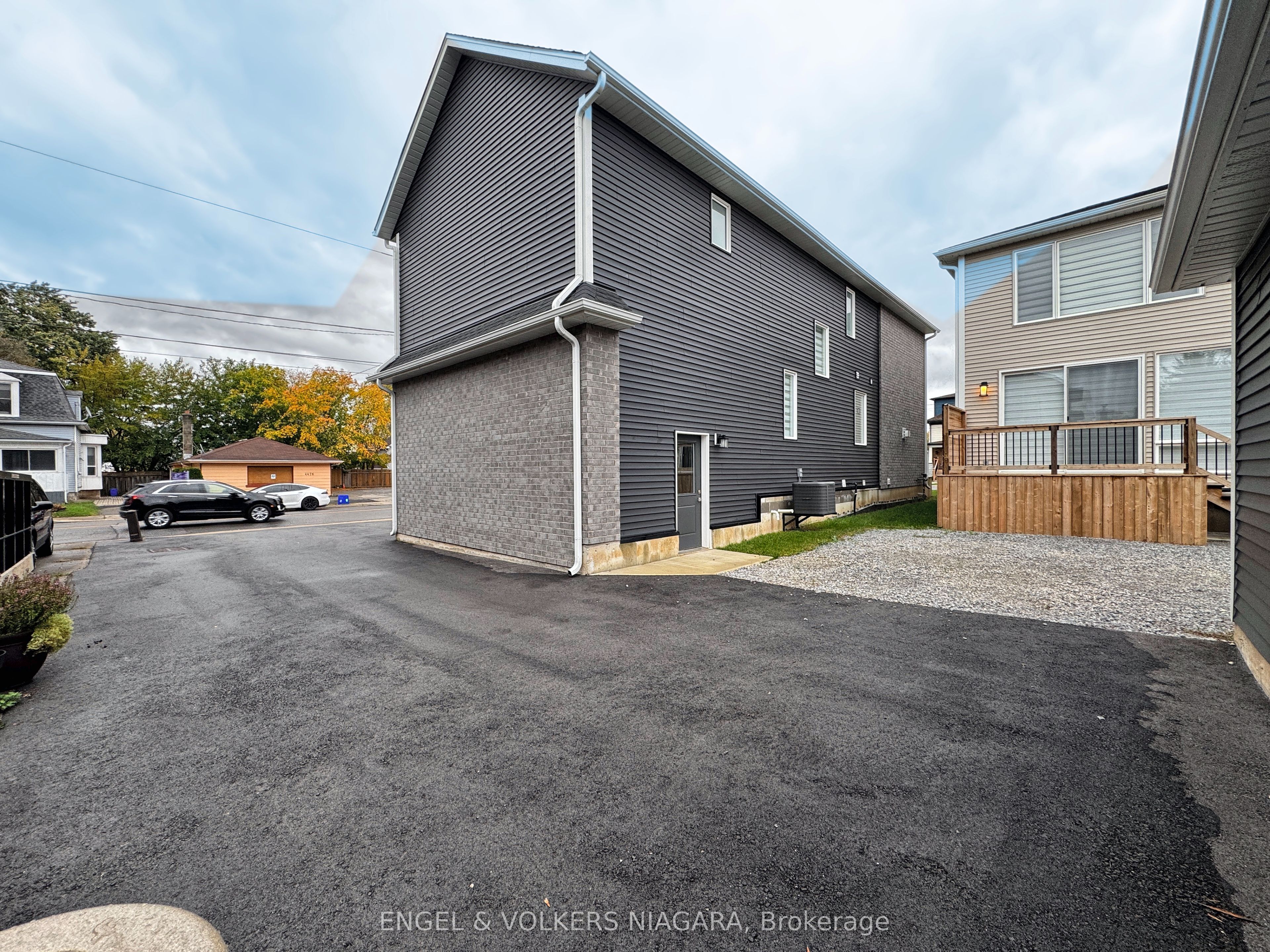 4499 Fourth Avenue Property Photo 8