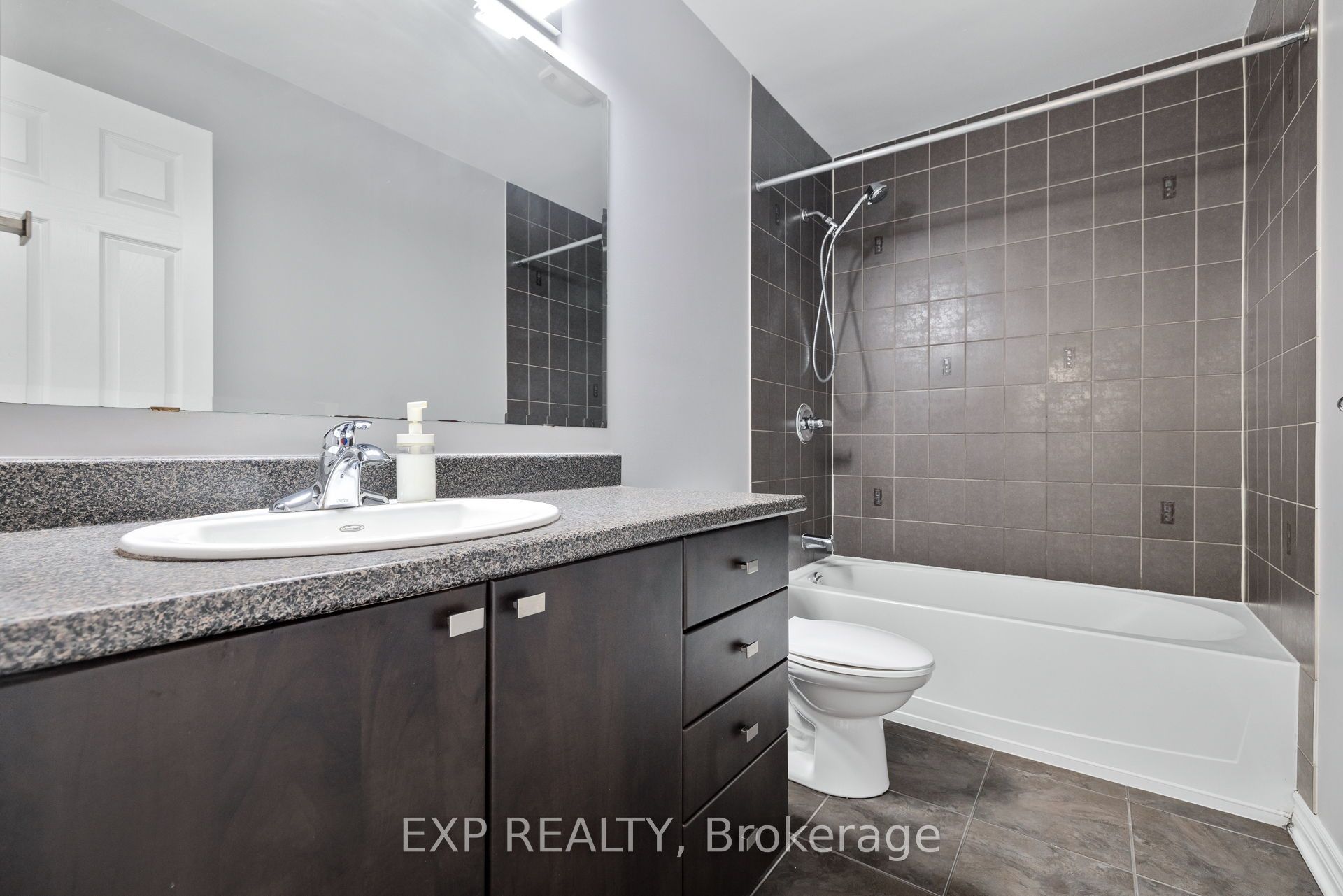 168 Garrity Crescent Property Photo 34