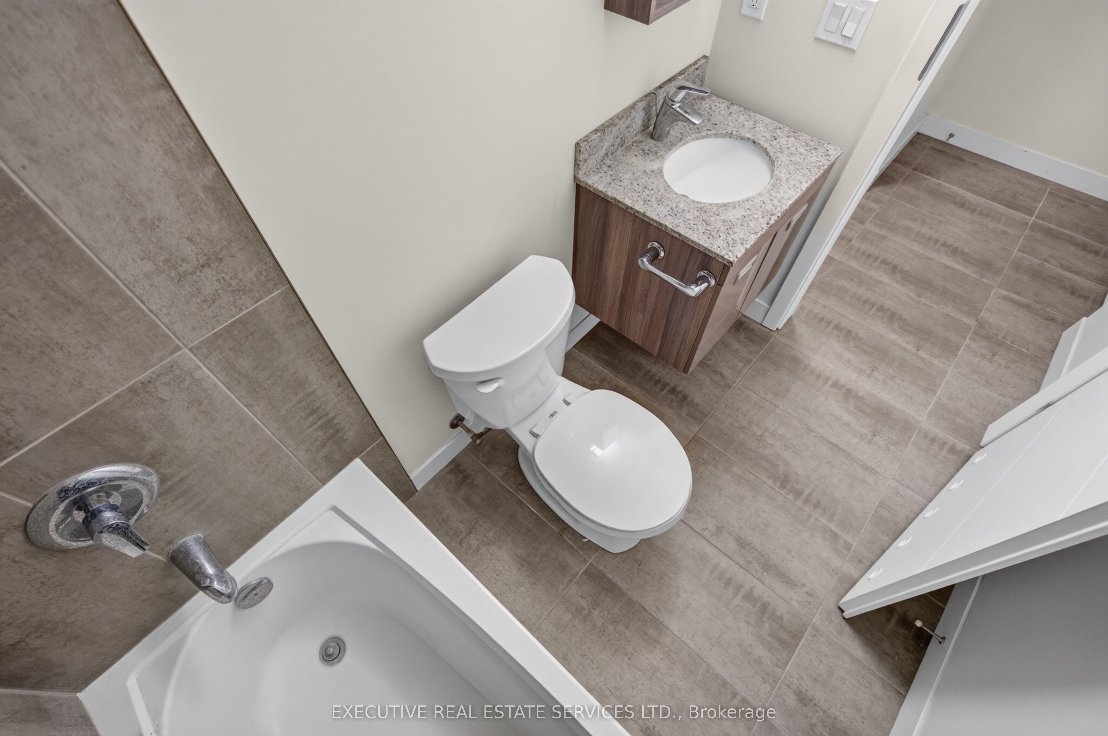 257 Hemlock Street 509 Property Photo 28