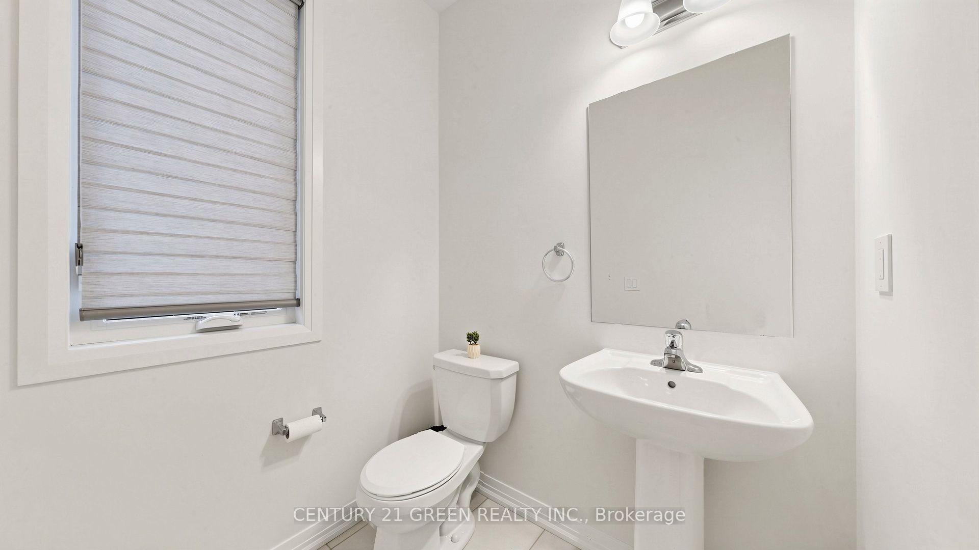 135 Fairey Crescent Property Photo 5