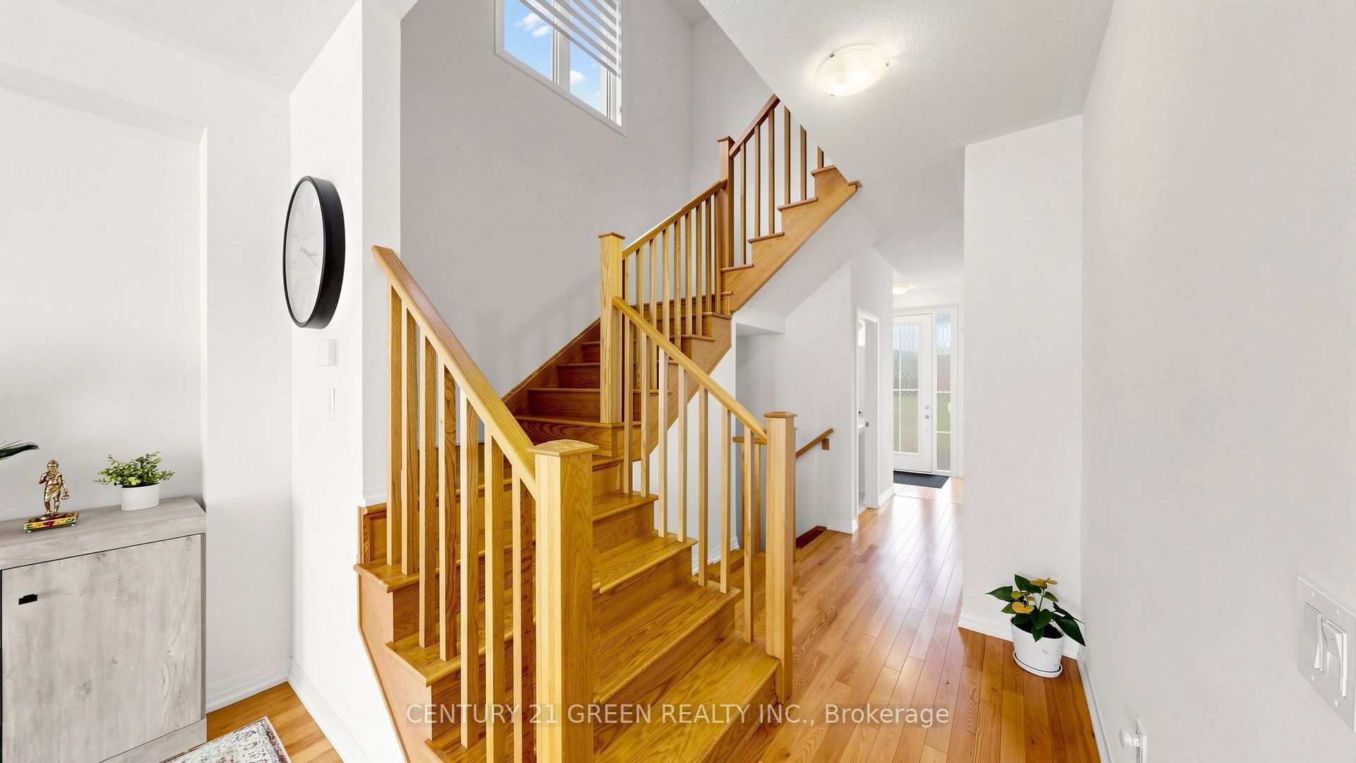 135 Fairey Crescent Property Photo 6