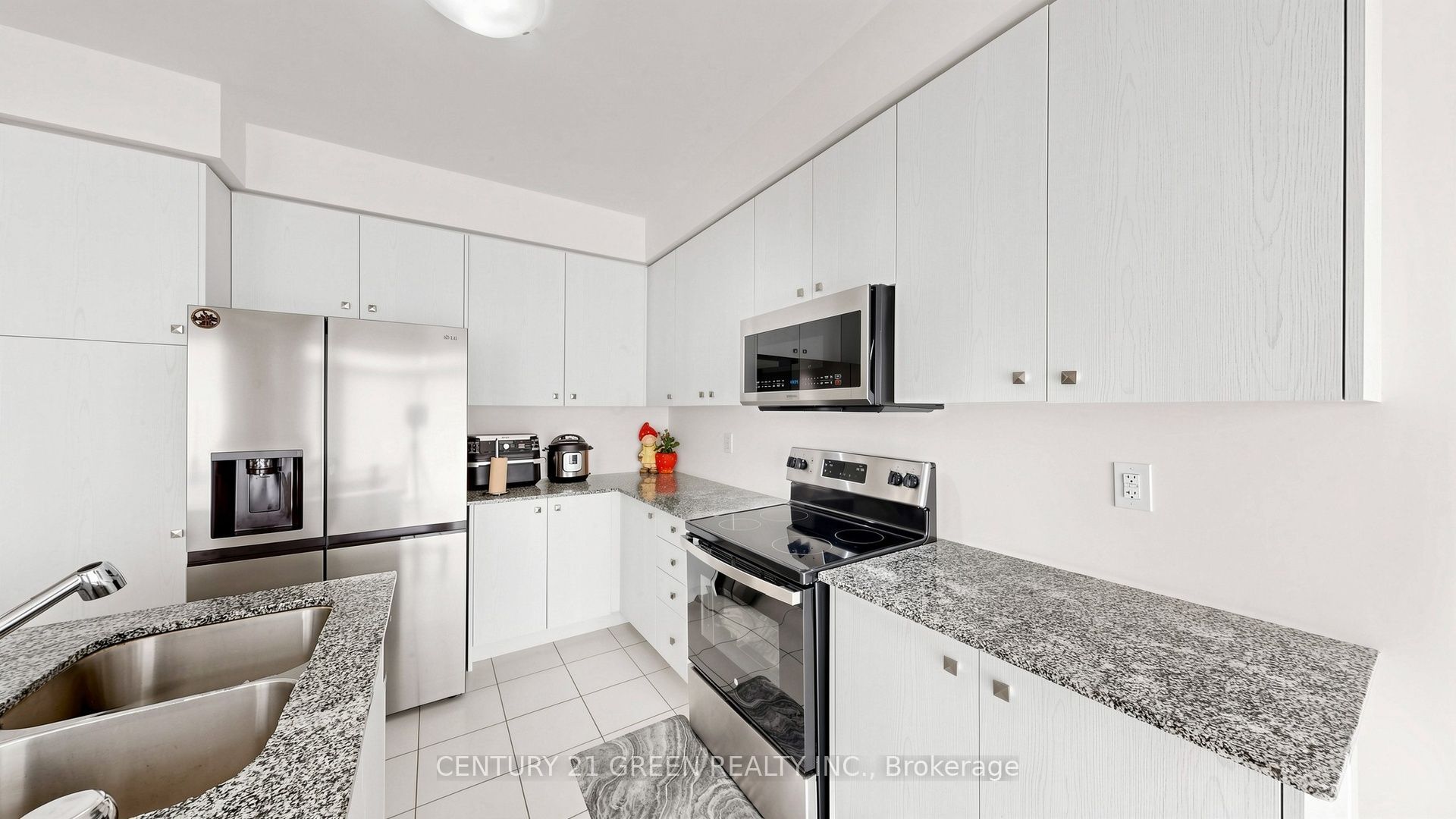 135 Fairey Crescent Property Photo 12