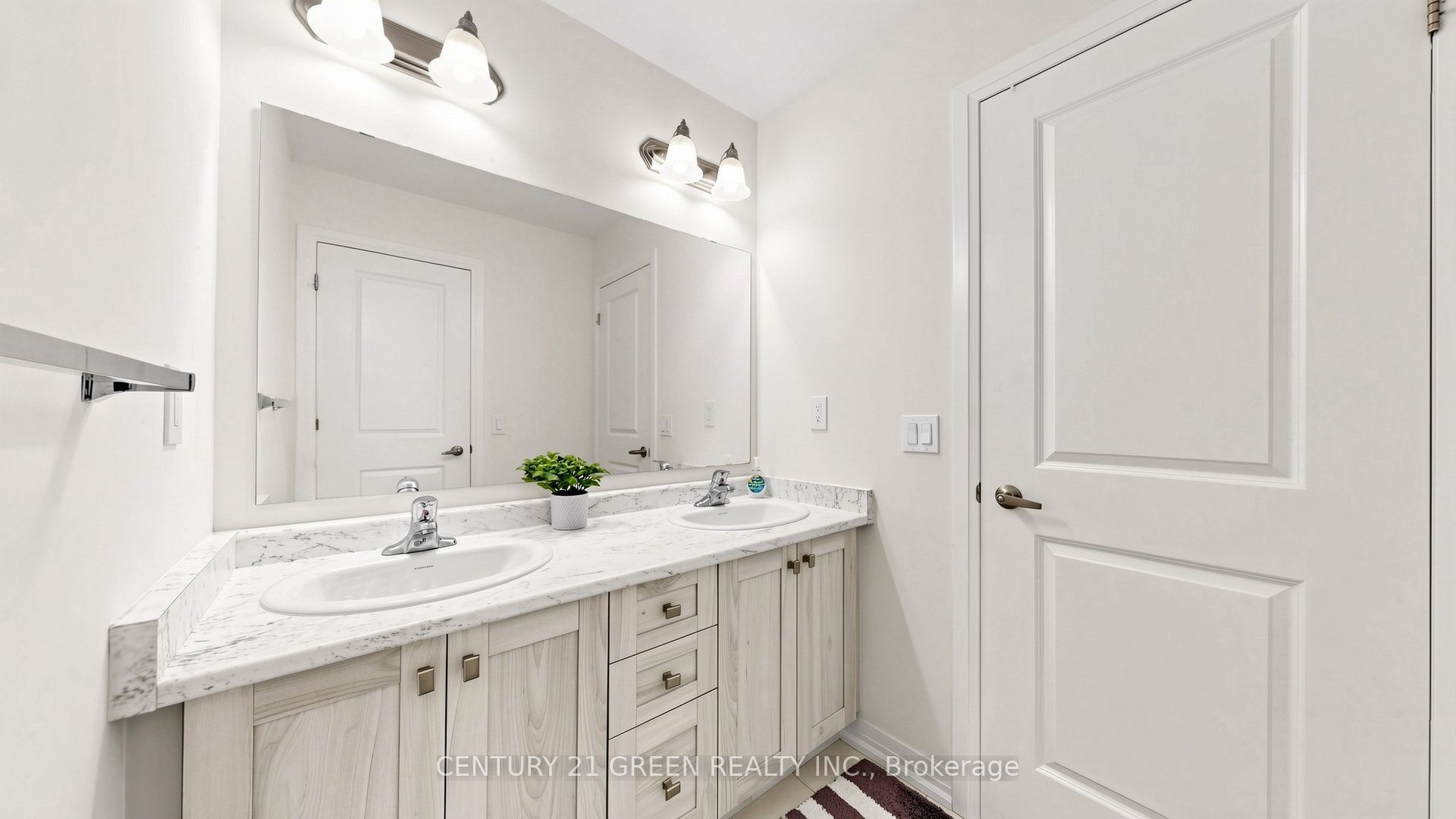 135 Fairey Crescent Property Photo 26