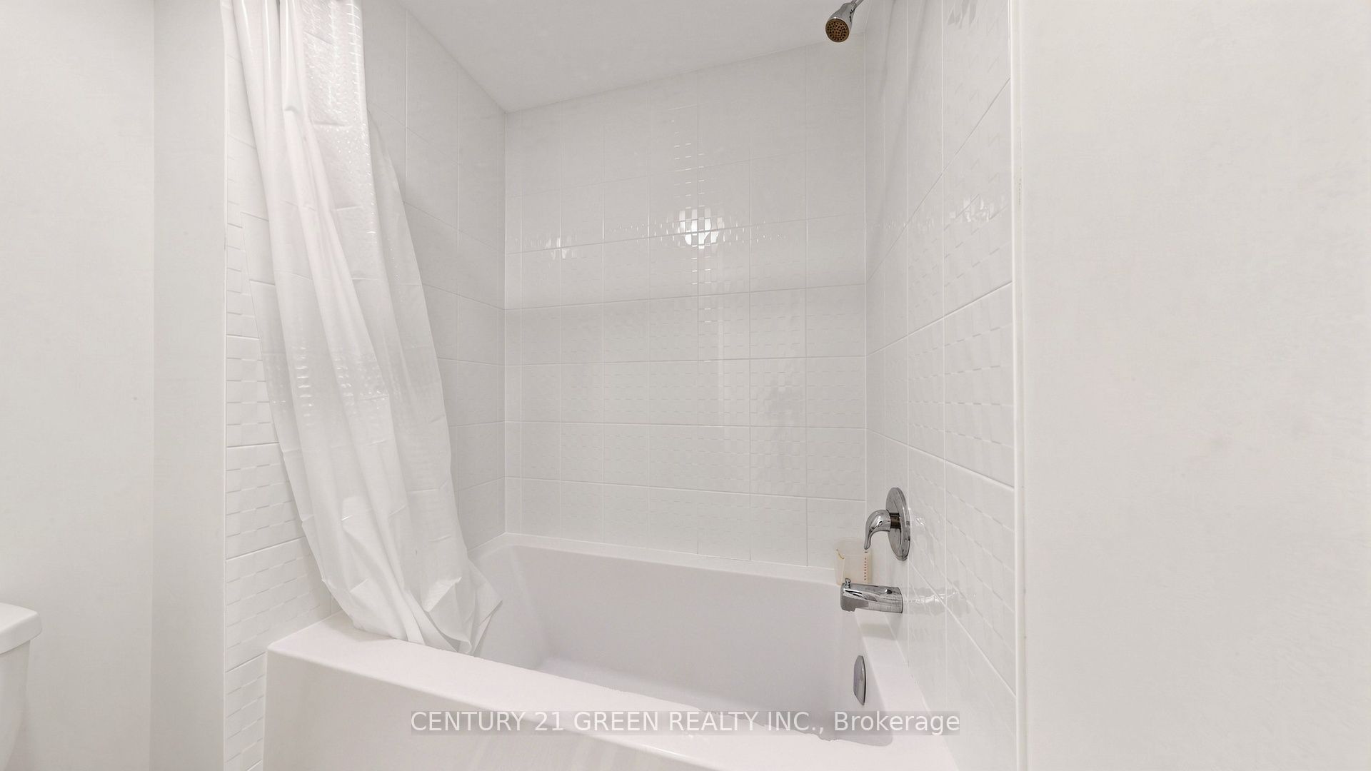 135 Fairey Crescent Property Photo 27