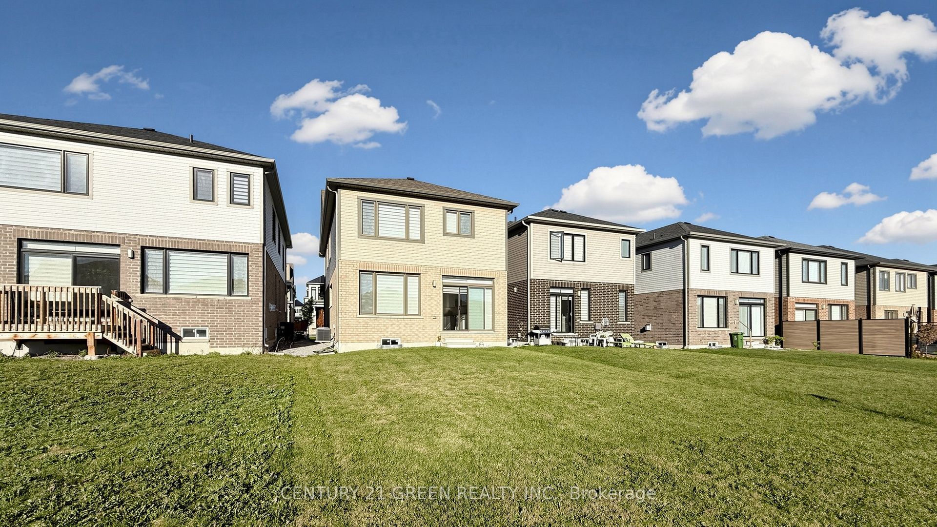 135 Fairey Crescent Property Photo 32